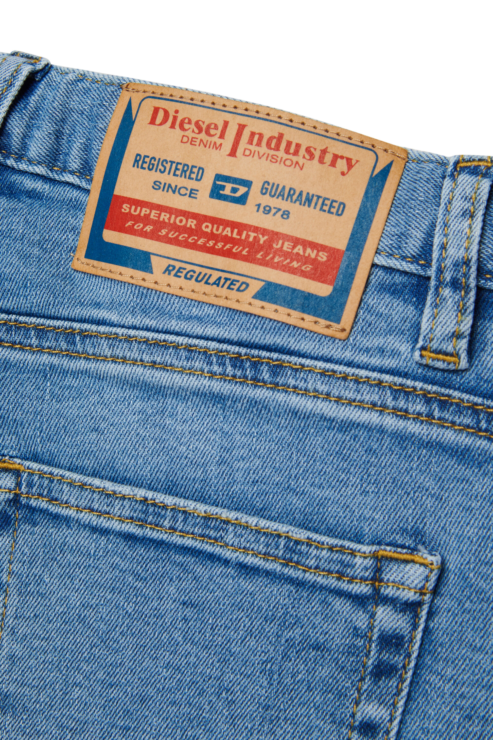 D-ARGJX-SHORT-J, Hellblau