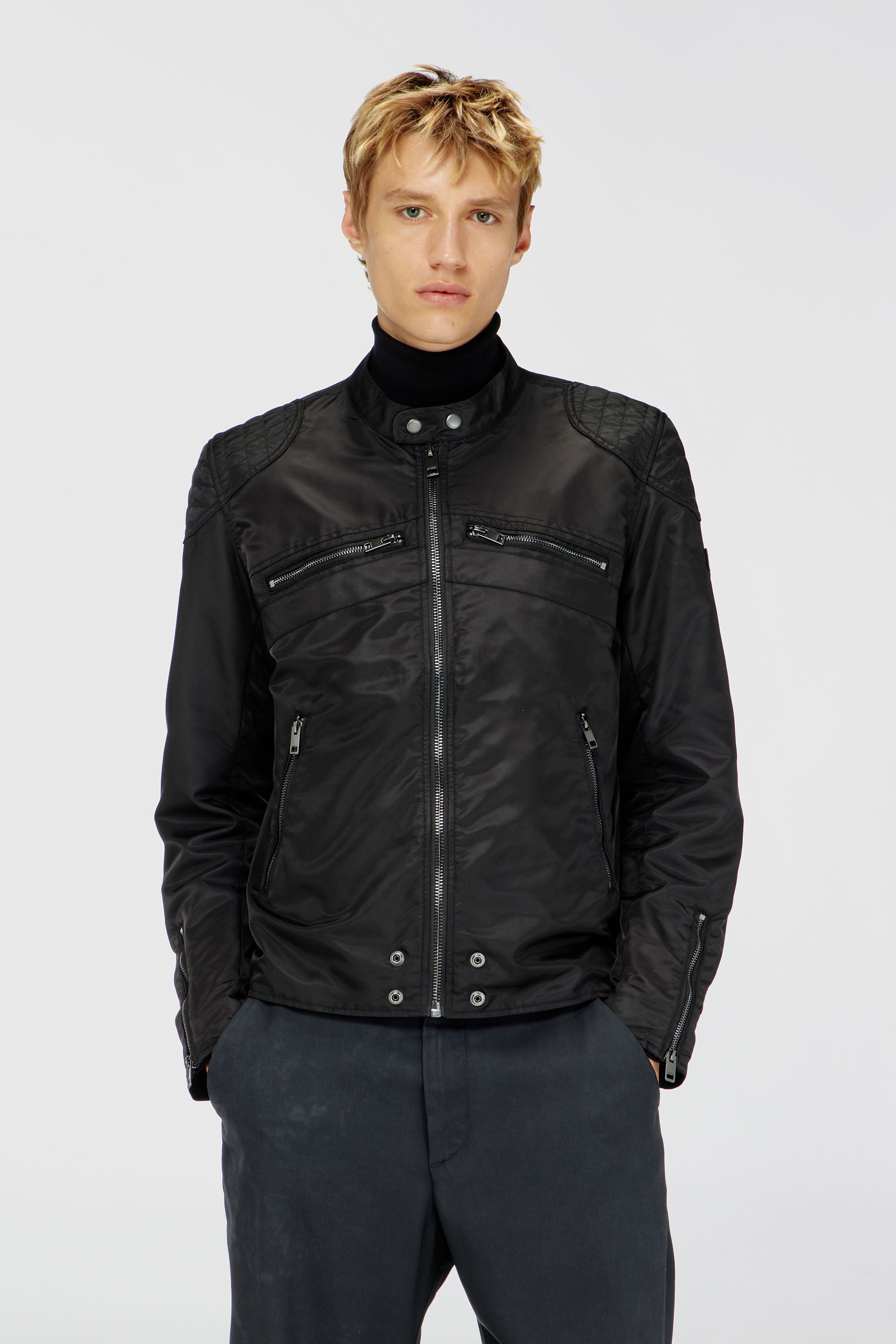 Diesel - J-GLORY-T92, Herren Nylonjacke mit gesteppten Schultern und Rei&szlig;verschlusstaschen in Schwarz - 3