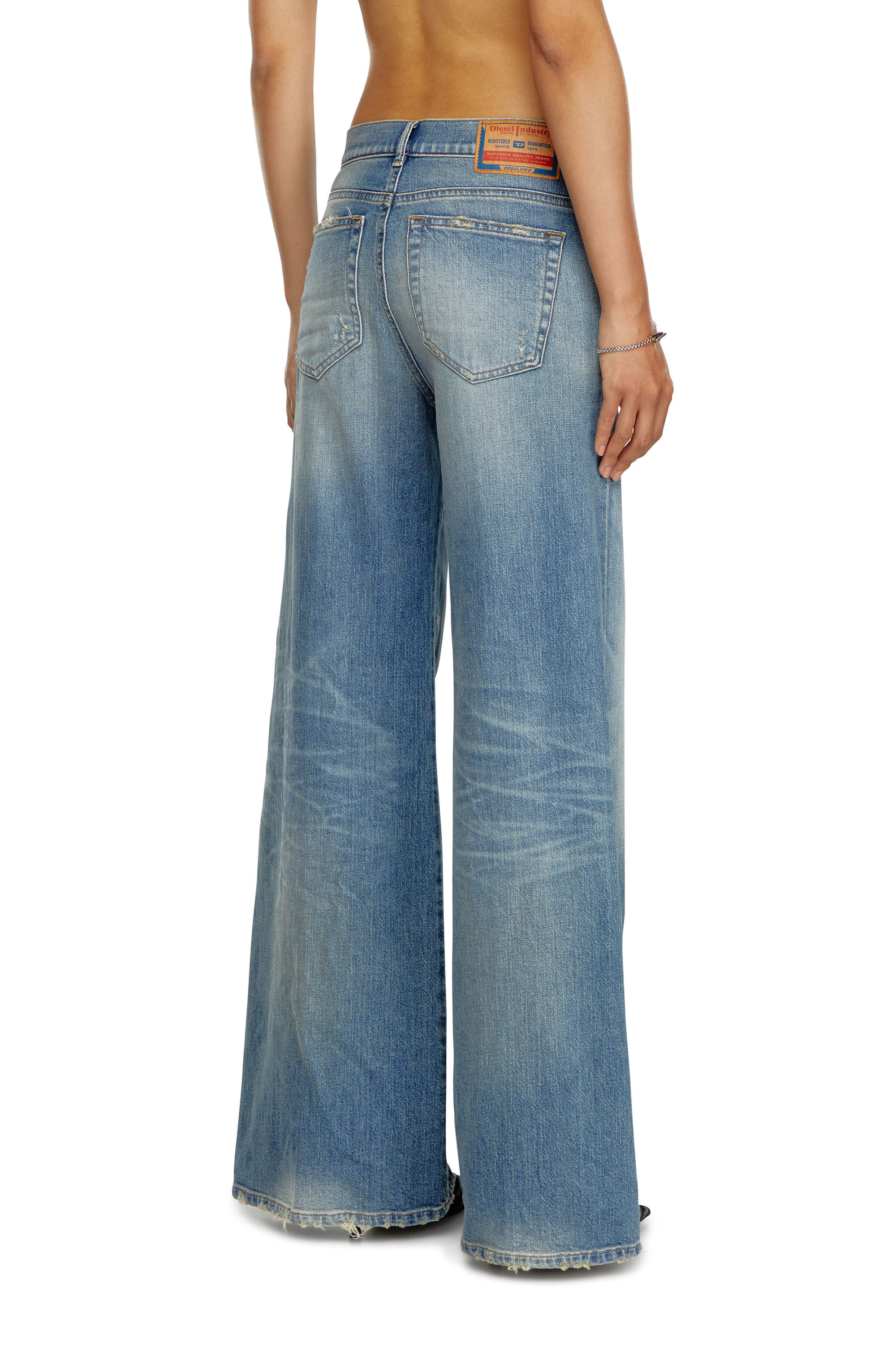 Diesel - Donna Bootcut and Flare Jeans 1978 D-Akemi 09J44, Blu medio - Image 4