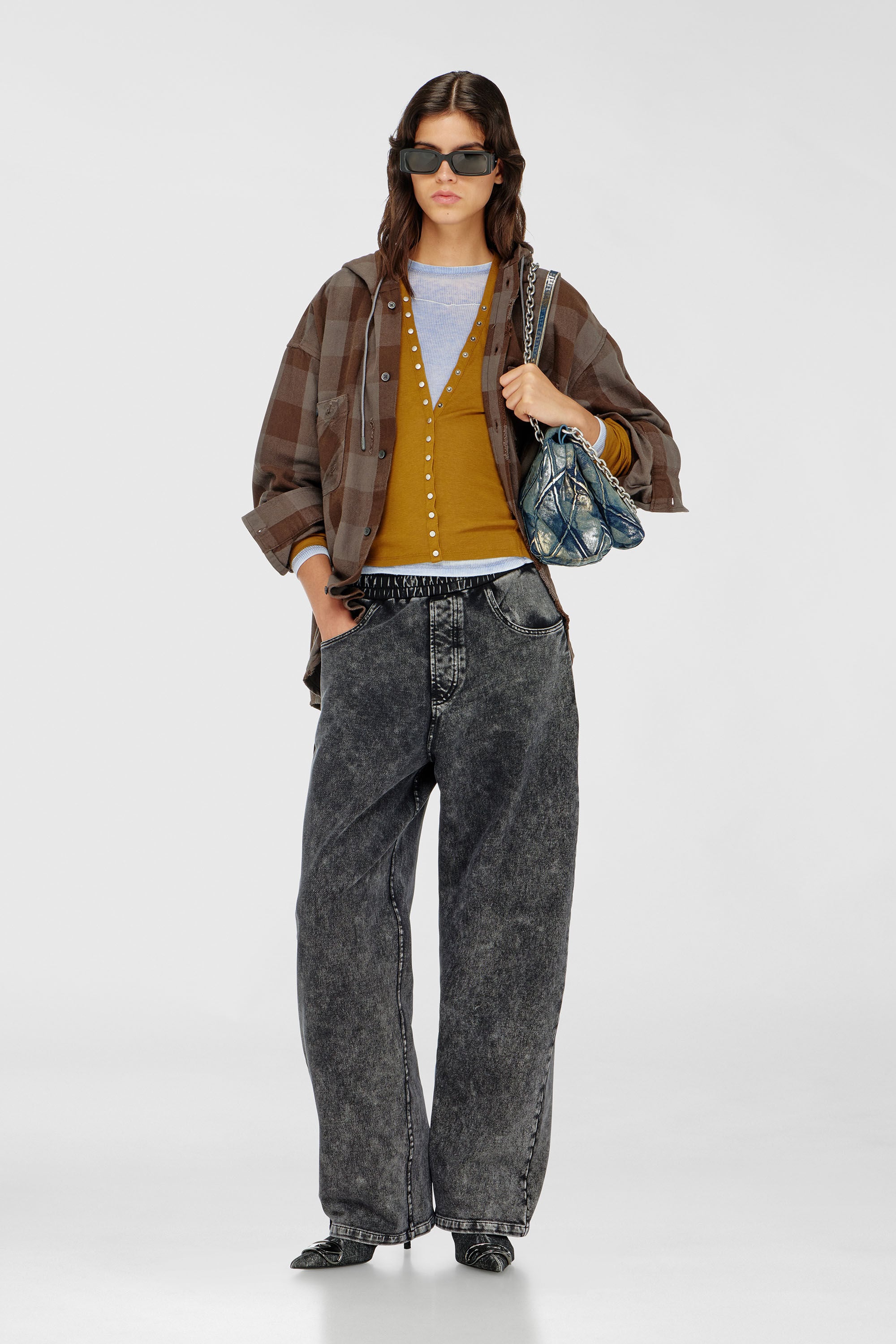 Diesel - P-STUKY, Pantalon de surv&ecirc;tement effet denim Femme in Gris - 1