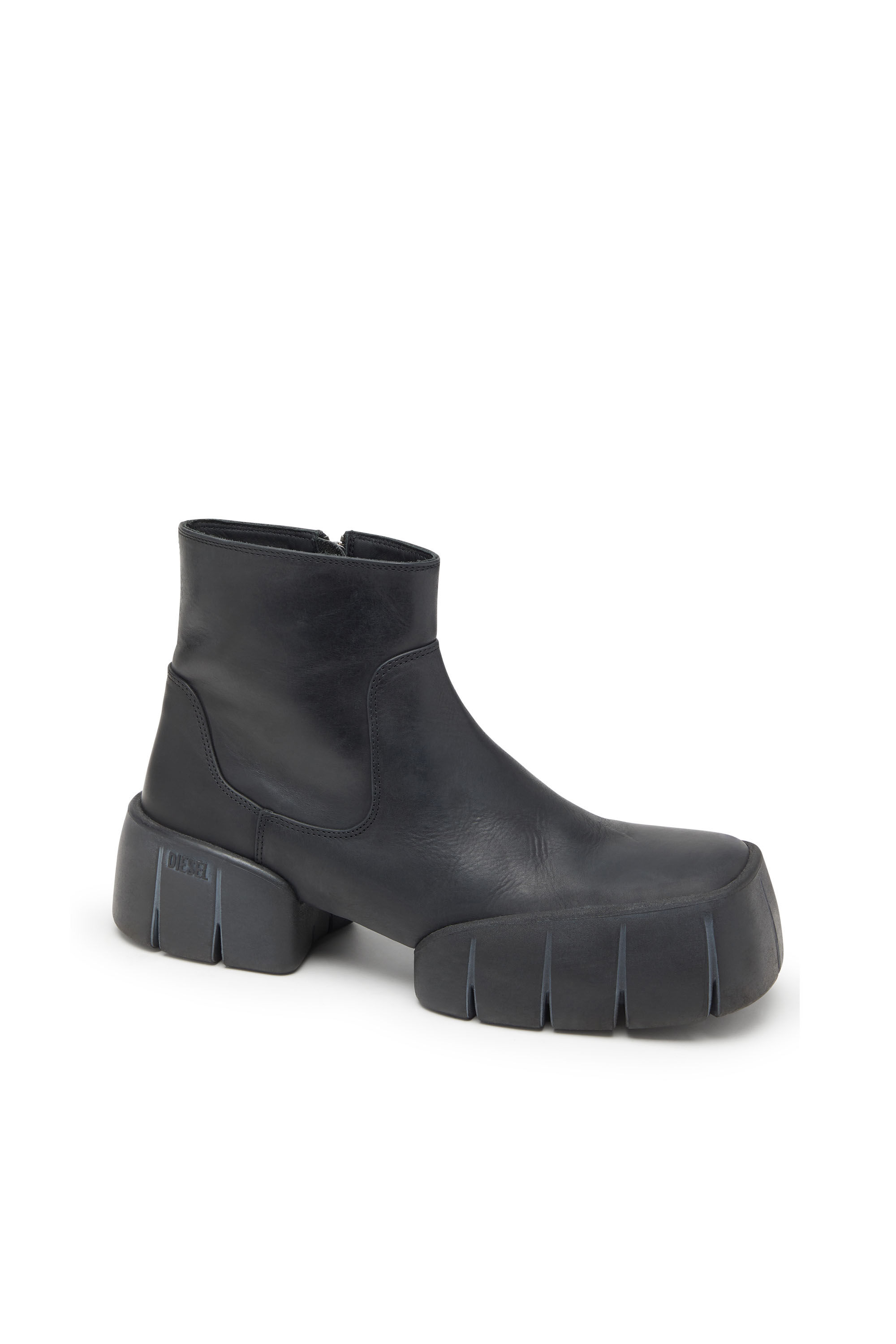 Diesel - D-TEX BT, Bottines en cuir huilé avec semelle fendue Homme in Noir - 6
