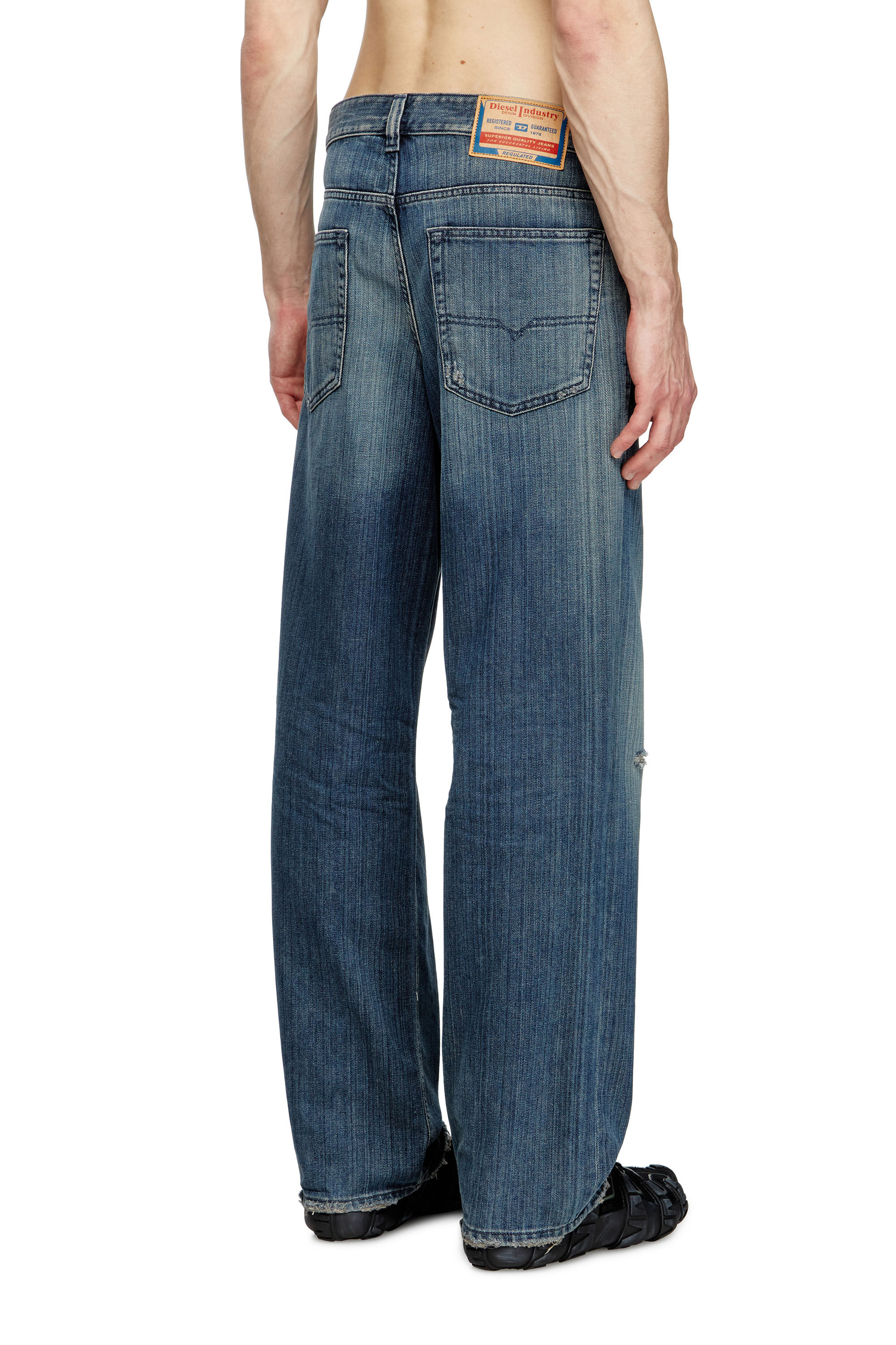 Diesel - Relaxed Jeans 2001 D-Macro 09M09 Homme, Bleu Foncé - Image 4