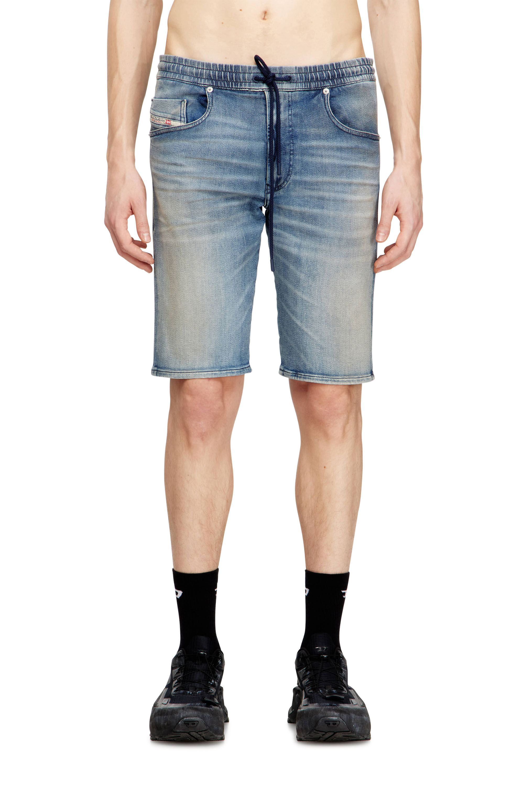 Diesel - 2033 D-KROOLEY-SHORT JOGG, Shorts slim-fit in JoggJeans dall'aspetto clean Uomo in Blu - 3