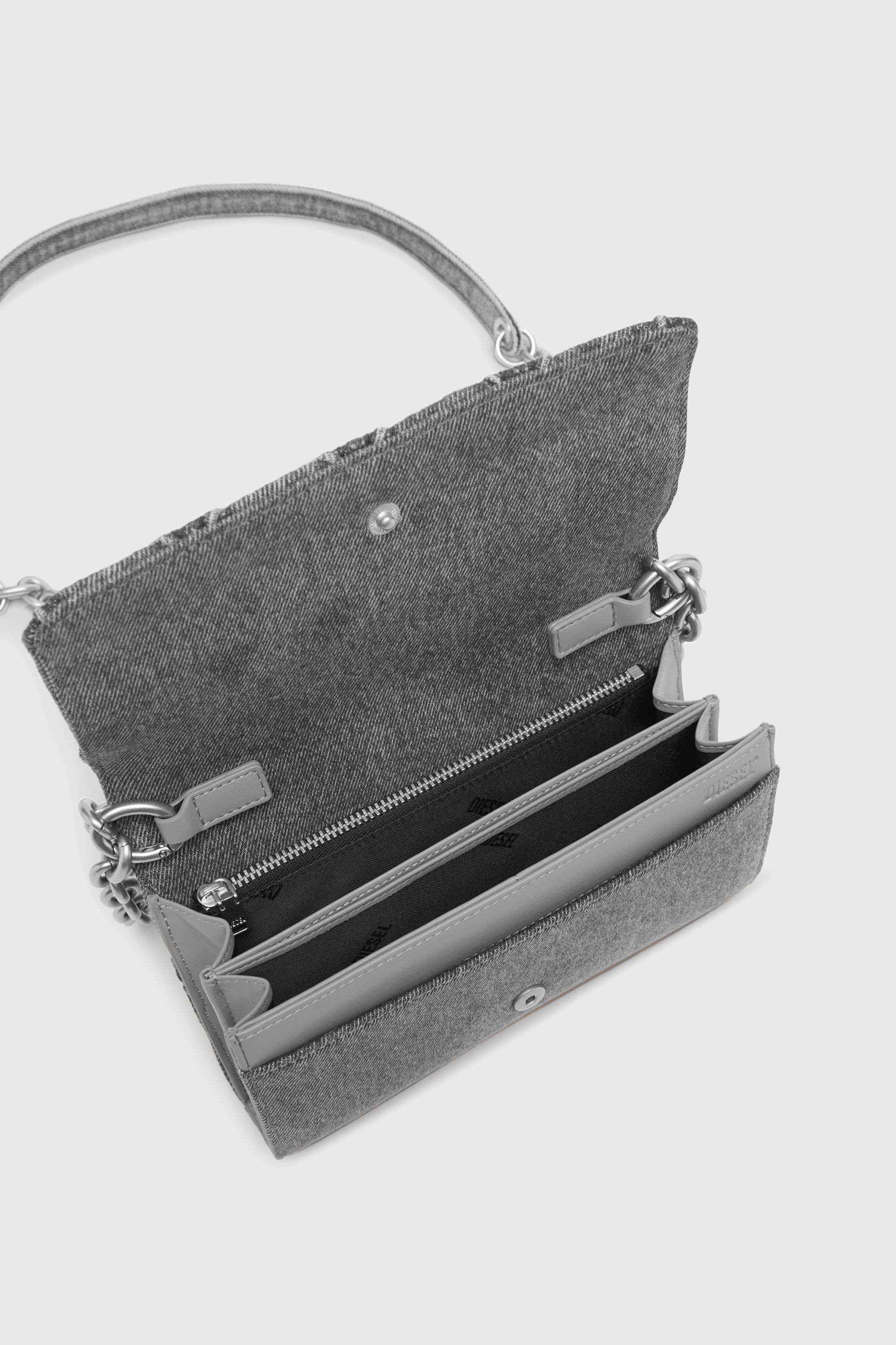 Diesel - CHARM-D WALLET STRAP, Portafoglio con tracolla in denim a rombi Donna in Blu - 4