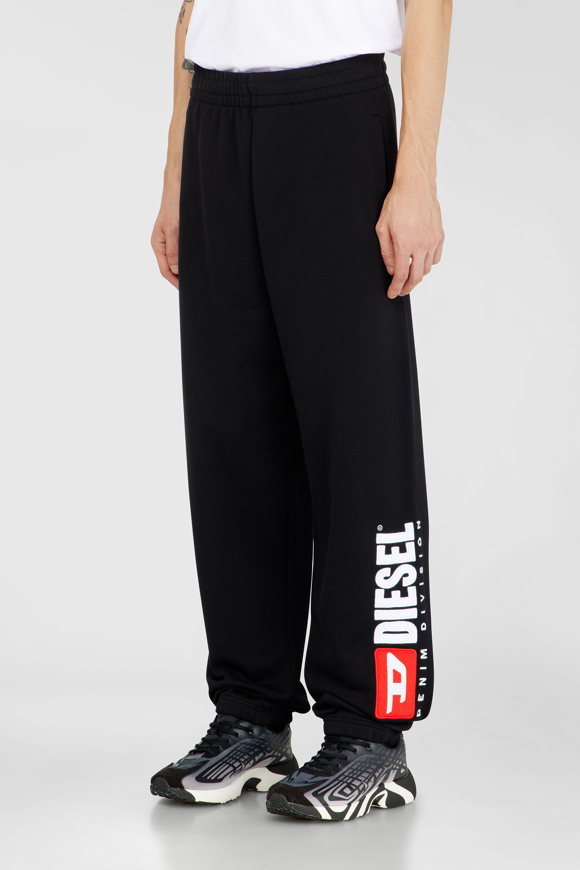 Diesel - P-MARKY-DIV, Pantaloni in cotone con patch Diesel Uomo in Nero - 3