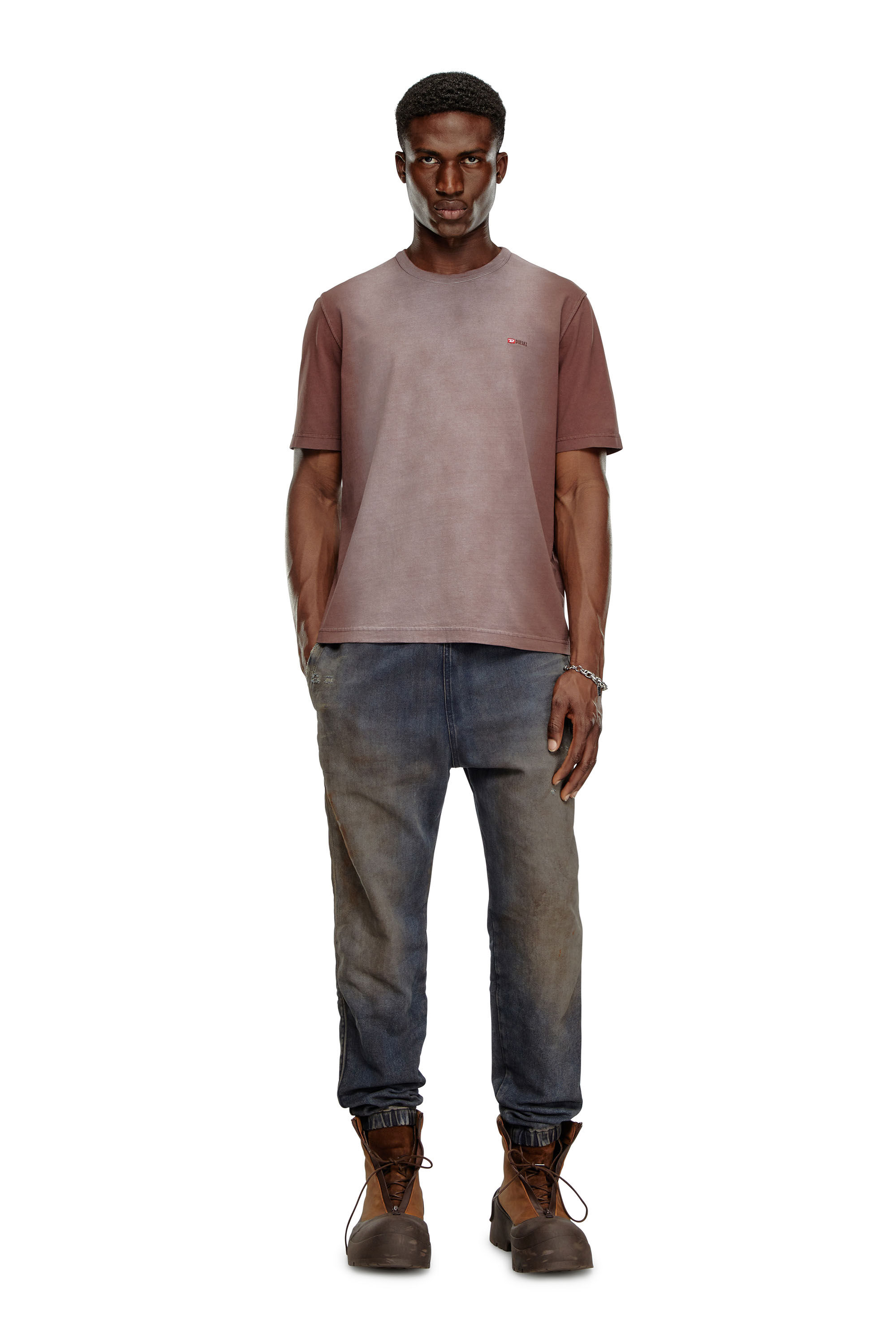 Diesel - T-ADJUST-Q2, Uomo T-shirt in jersey di cotone effetto spray in Marrone - Image 1
