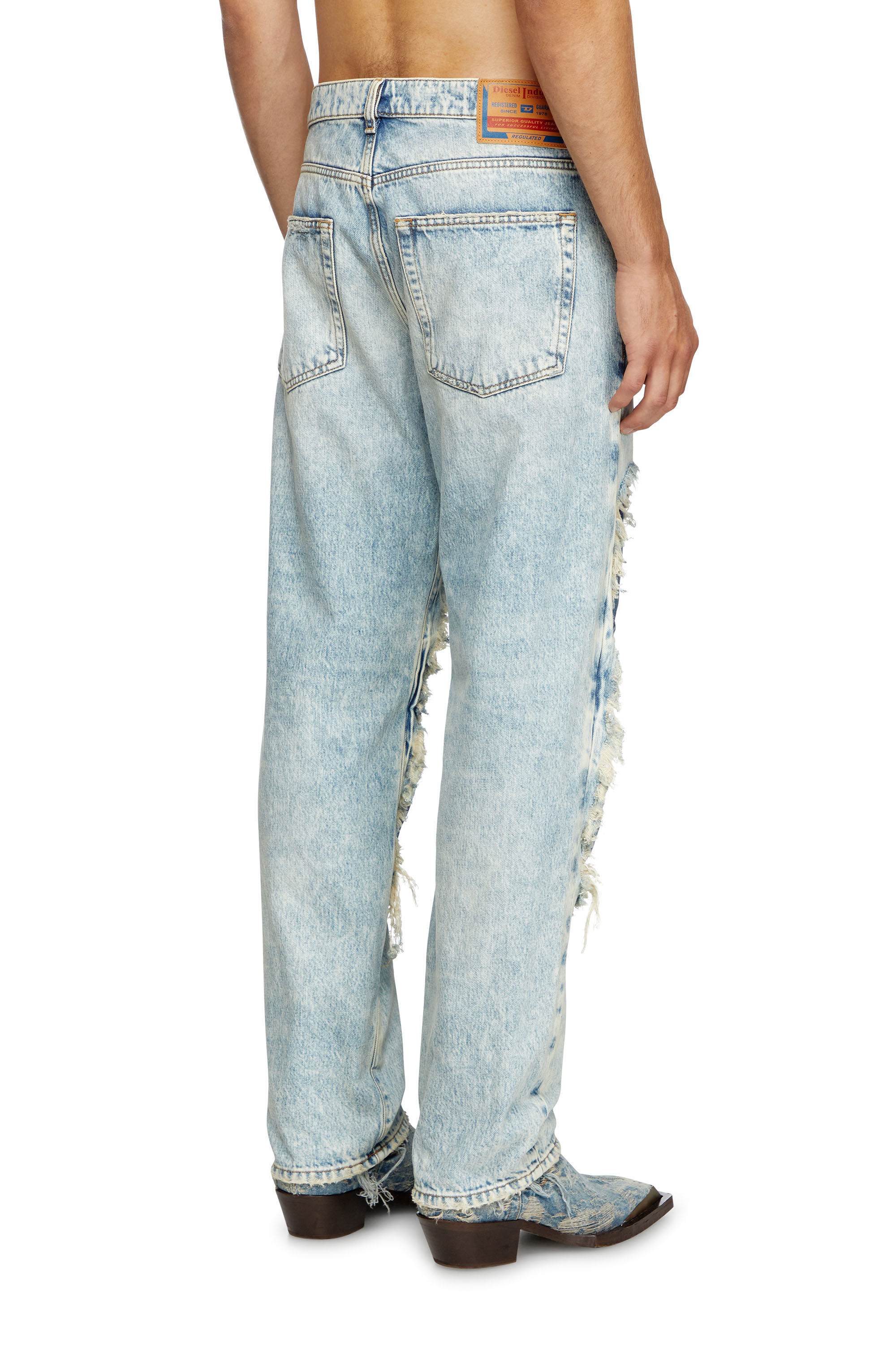 Diesel - Unisex Straight Jeans D-Fire 0AJEN, Hellblau - Image 4