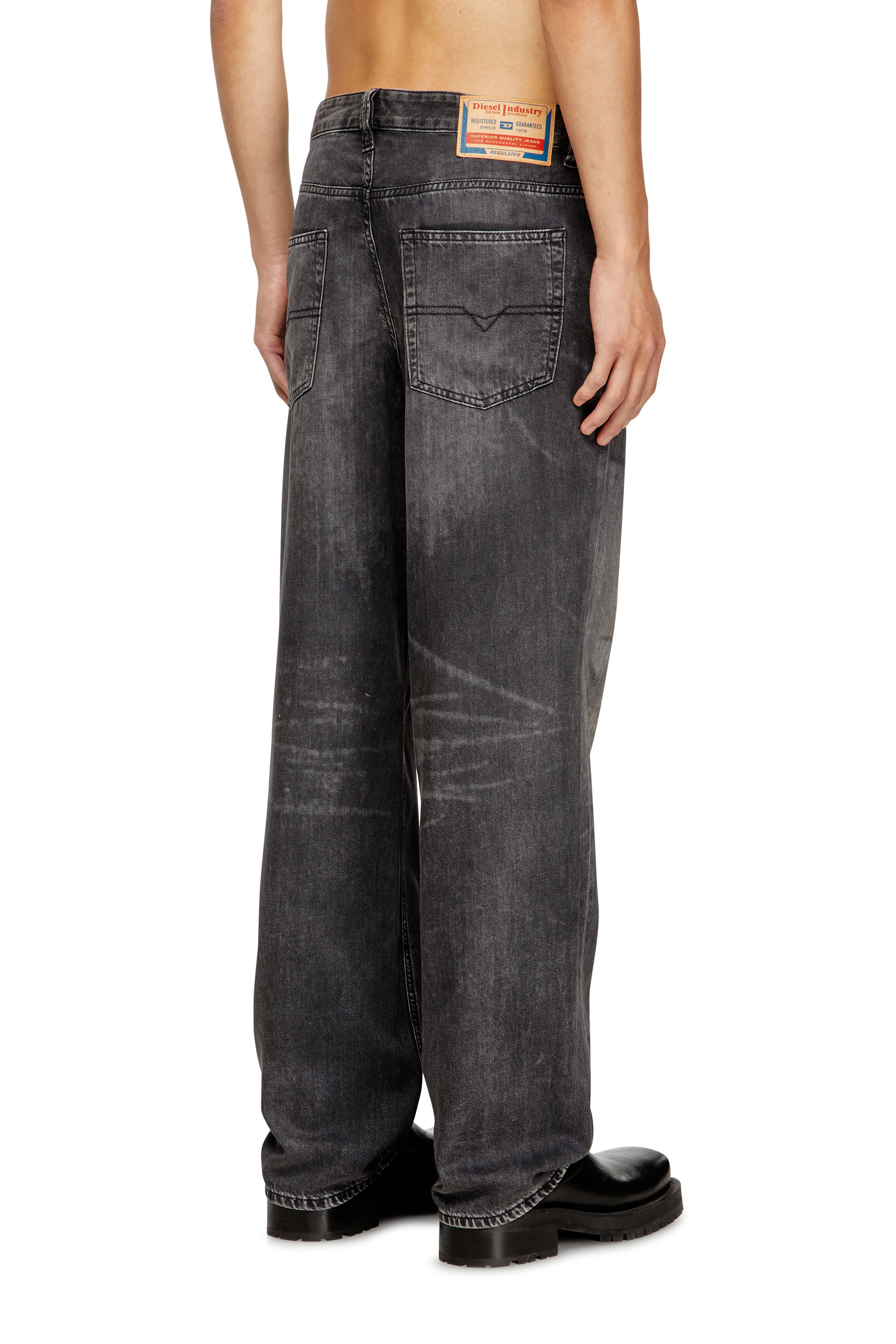 Diesel - Relaxed Jeans 2001 D-Macro 0CEBC Uomo, Nero/Grigio scuro - Image 4