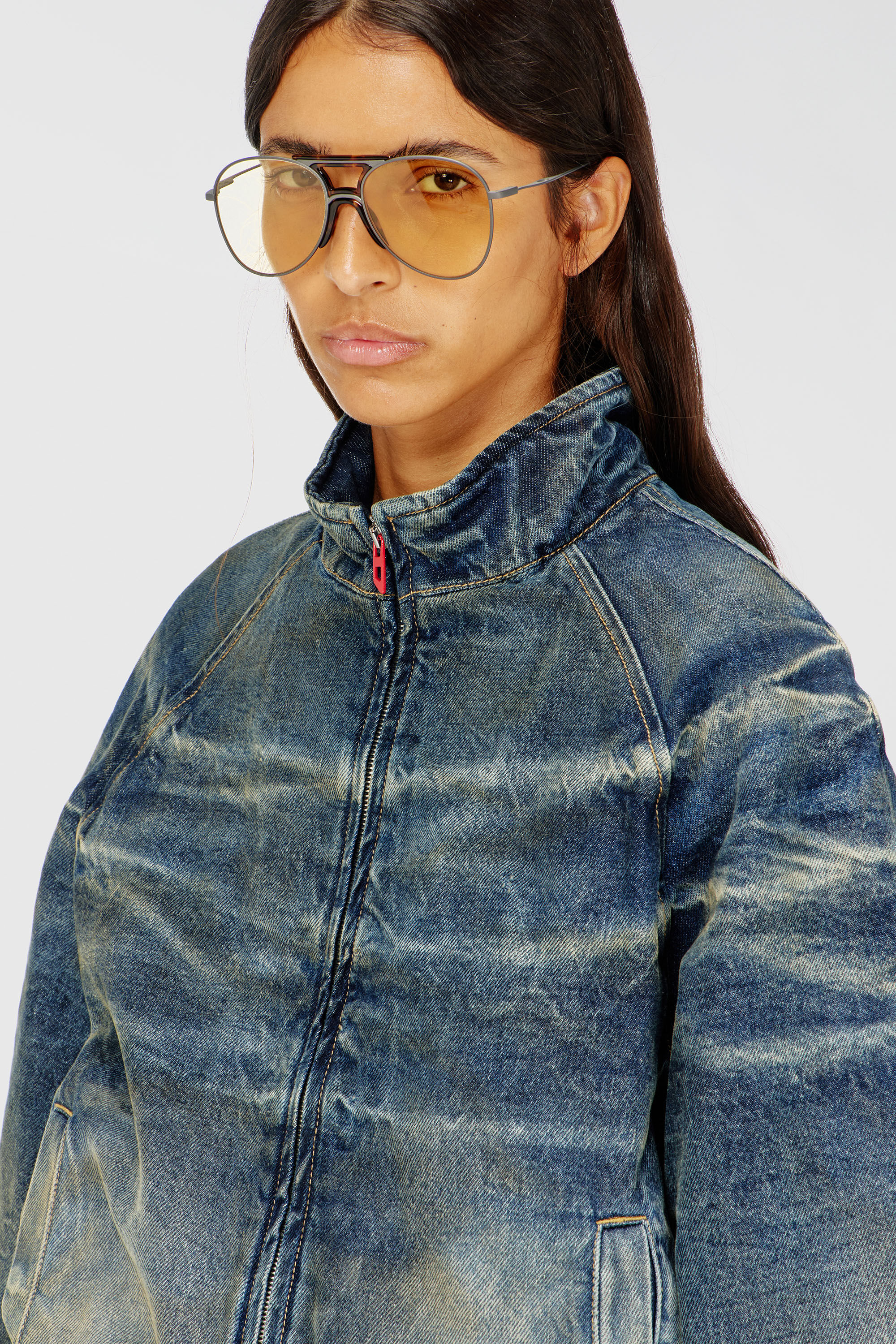 Diesel - DE-BARUS-FSJ1, Giacca imbottita in denim effetto sporco e stropicciato Donna in Blu - 5