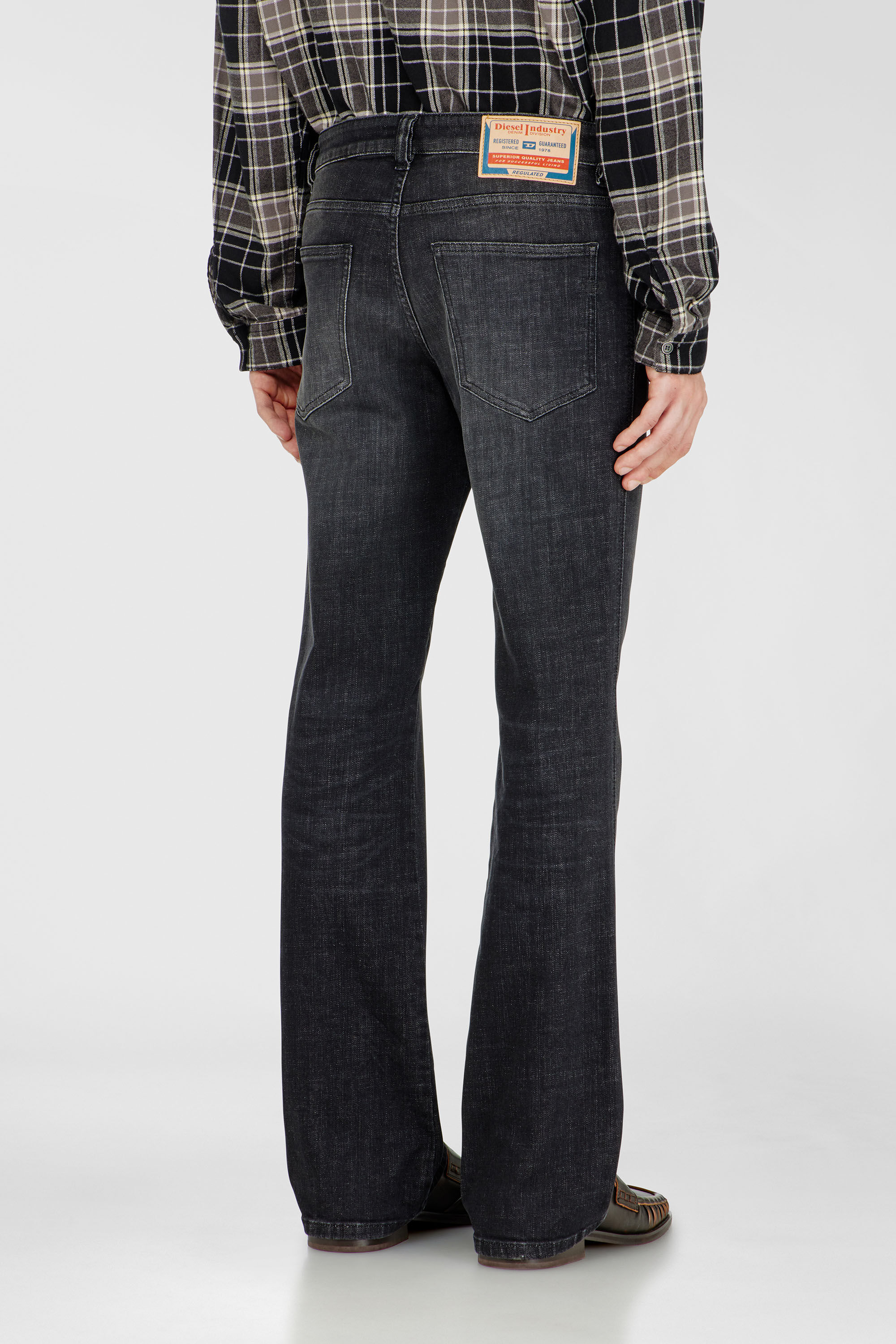 Diesel - Herren Bootcut Jeans 1998 D-Buck 09H34, Schwarz/Dunkelgrau - 5