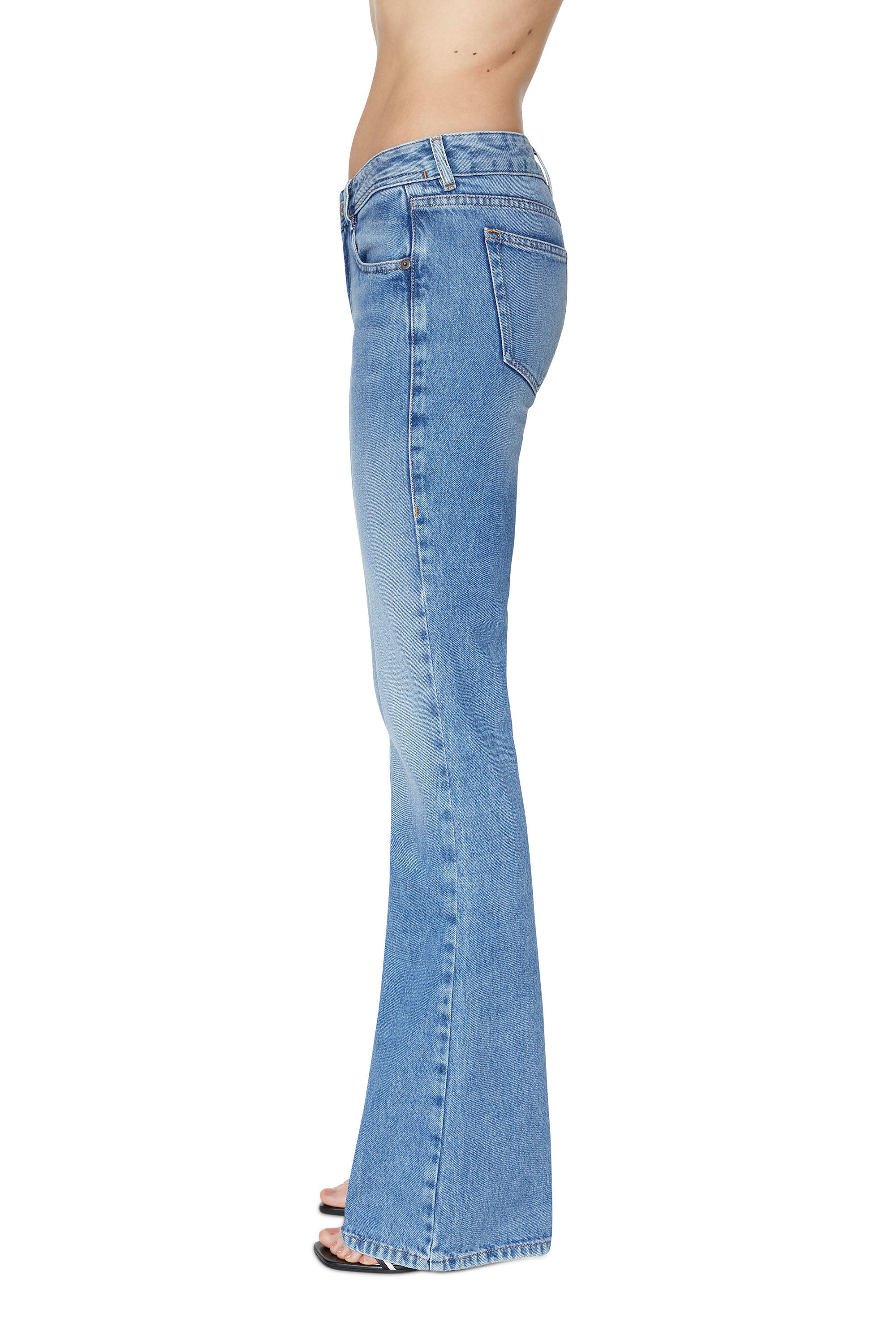 Diesel - 1969 D-EBBEY 09C16 Bootcut and Flare Jeans, Blu medio - Image 5