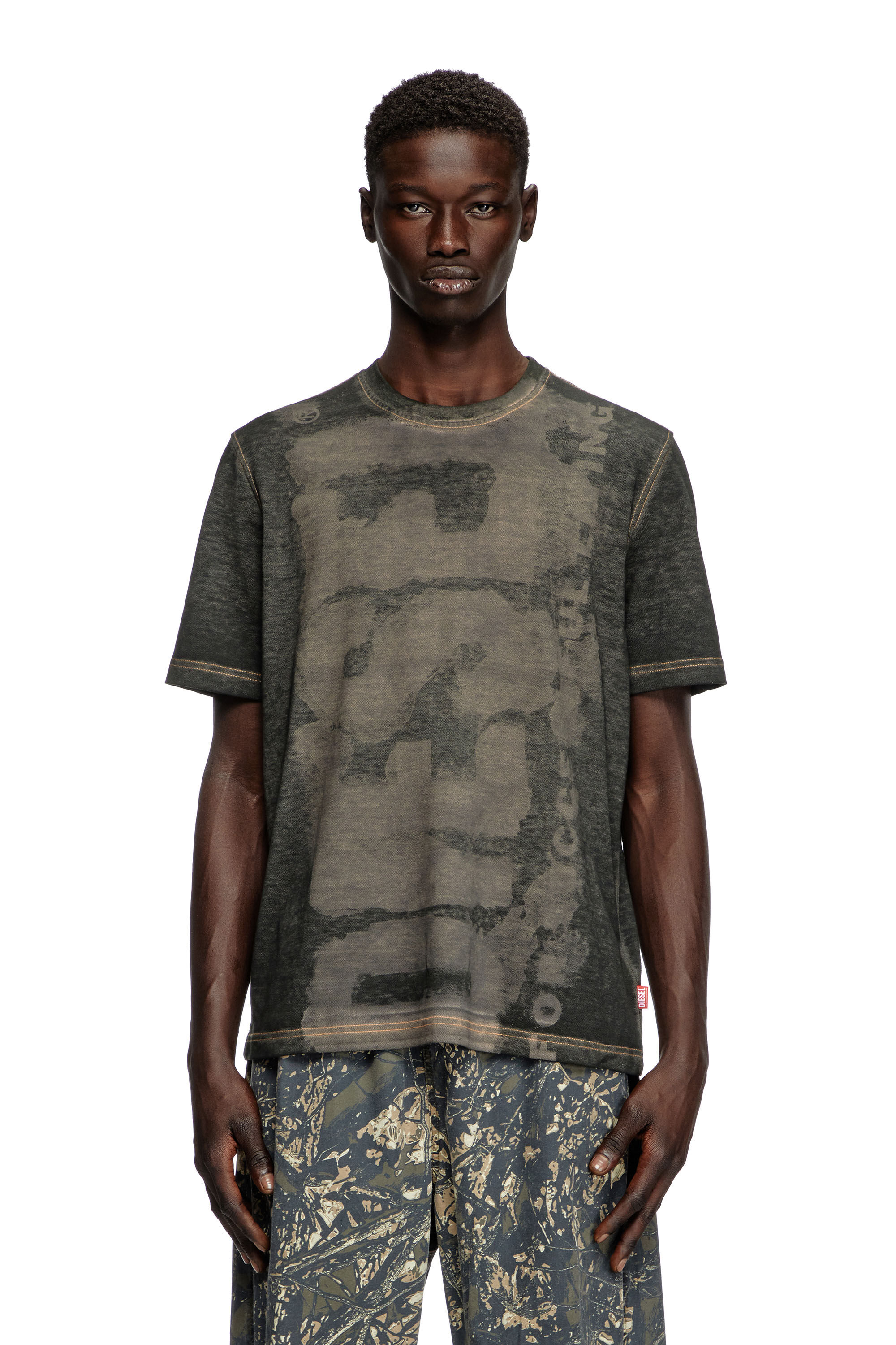 Diesel - T-ADJUST-R18, T-shirt in piqué dévoré Uomo in Nero - 3