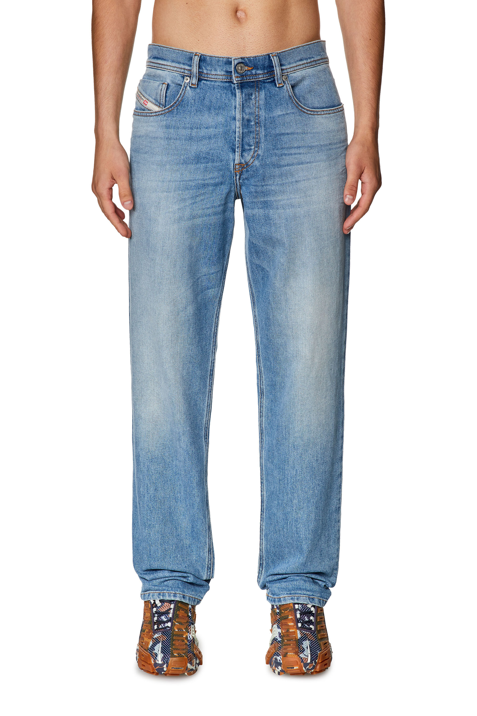 Diesel - Tapered Jeans 2023 D-Finitive 09F81, Mittelblau - Image 3