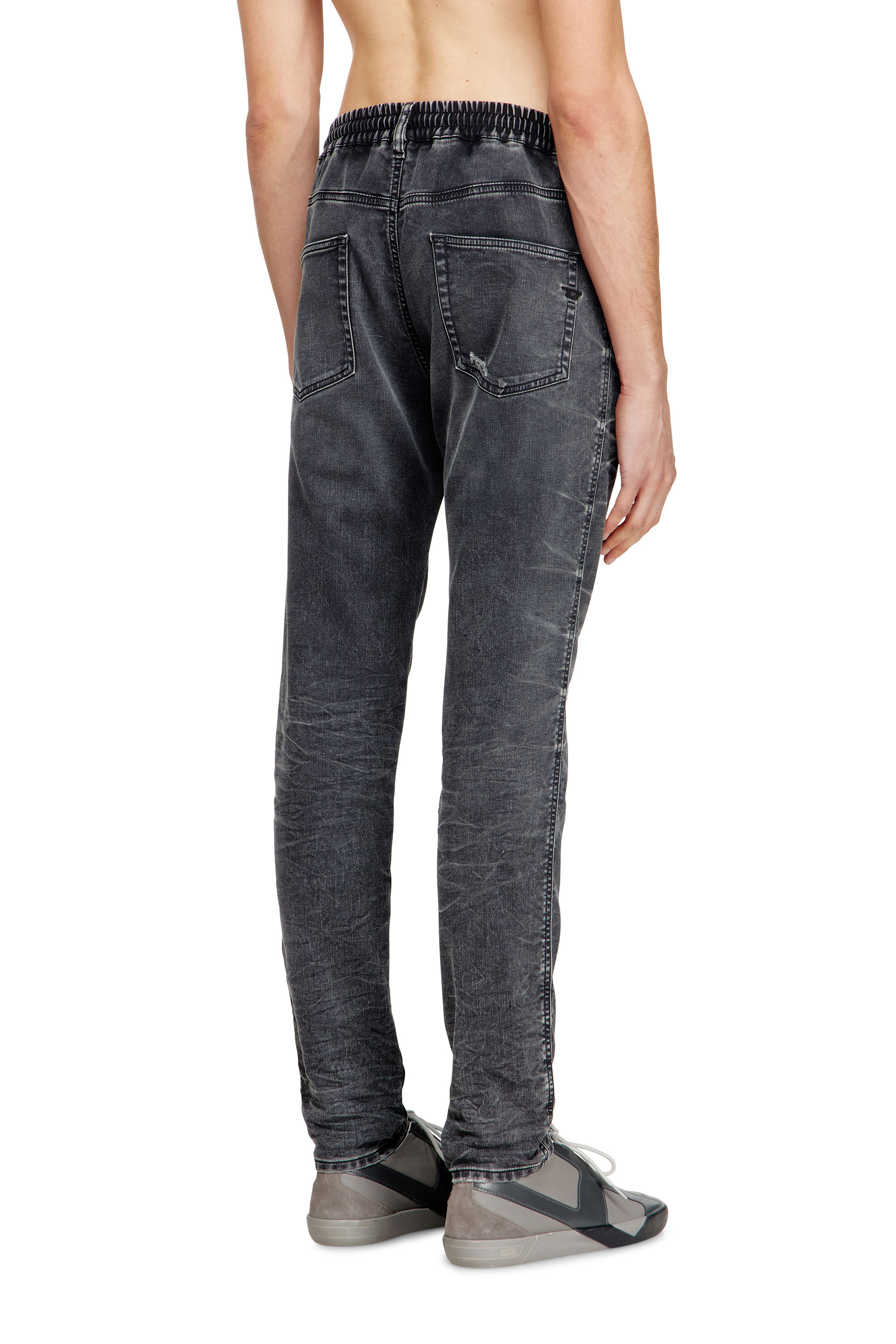 Diesel - Slim 2062 D-Strukt Joggjeans&reg; 068UF Uomo, Nero/Grigio scuro - Image 4