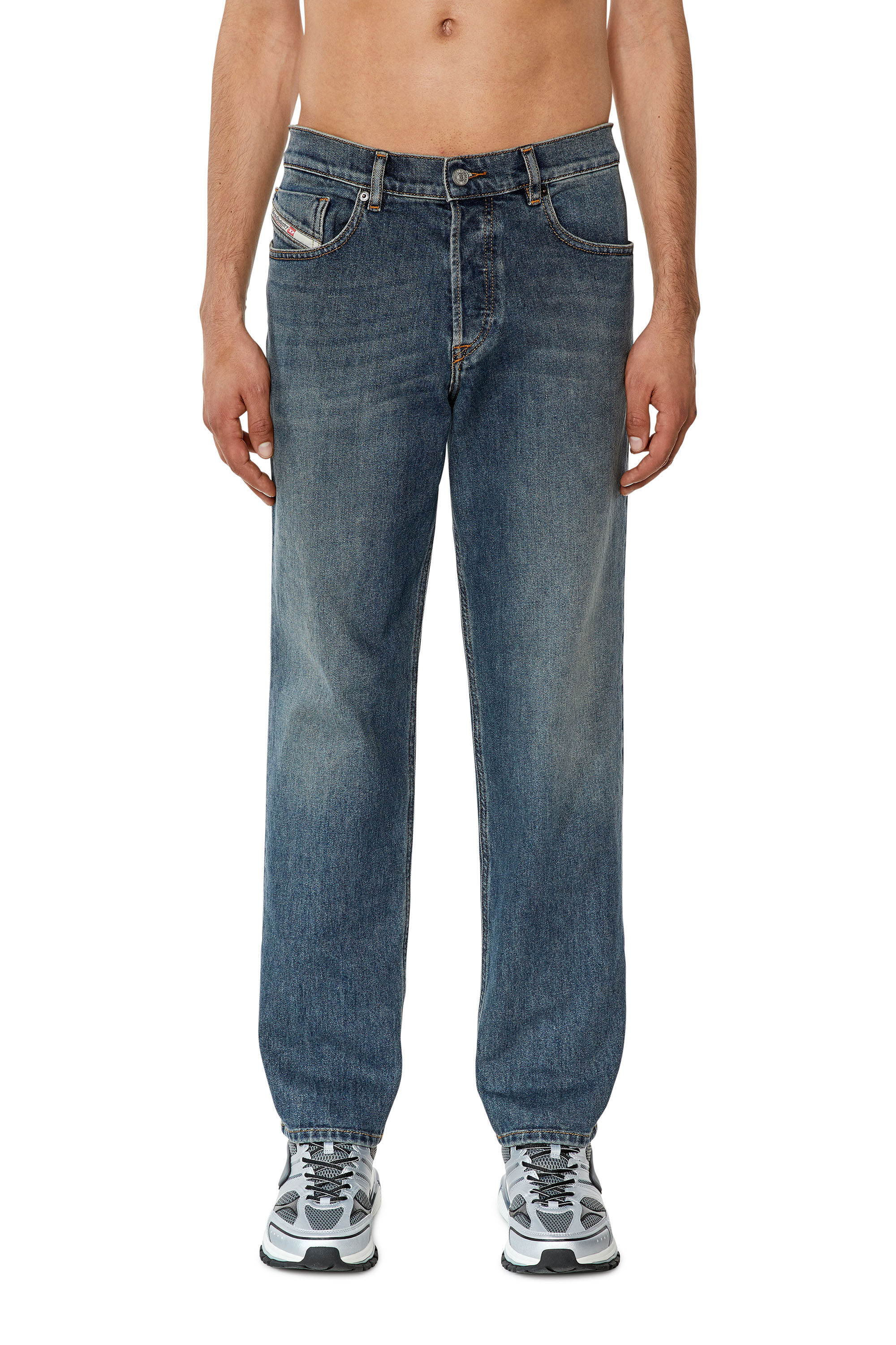 Diesel - Tapered Jeans 2023 D-Finitive 09F74, Mittelblau - Image 3