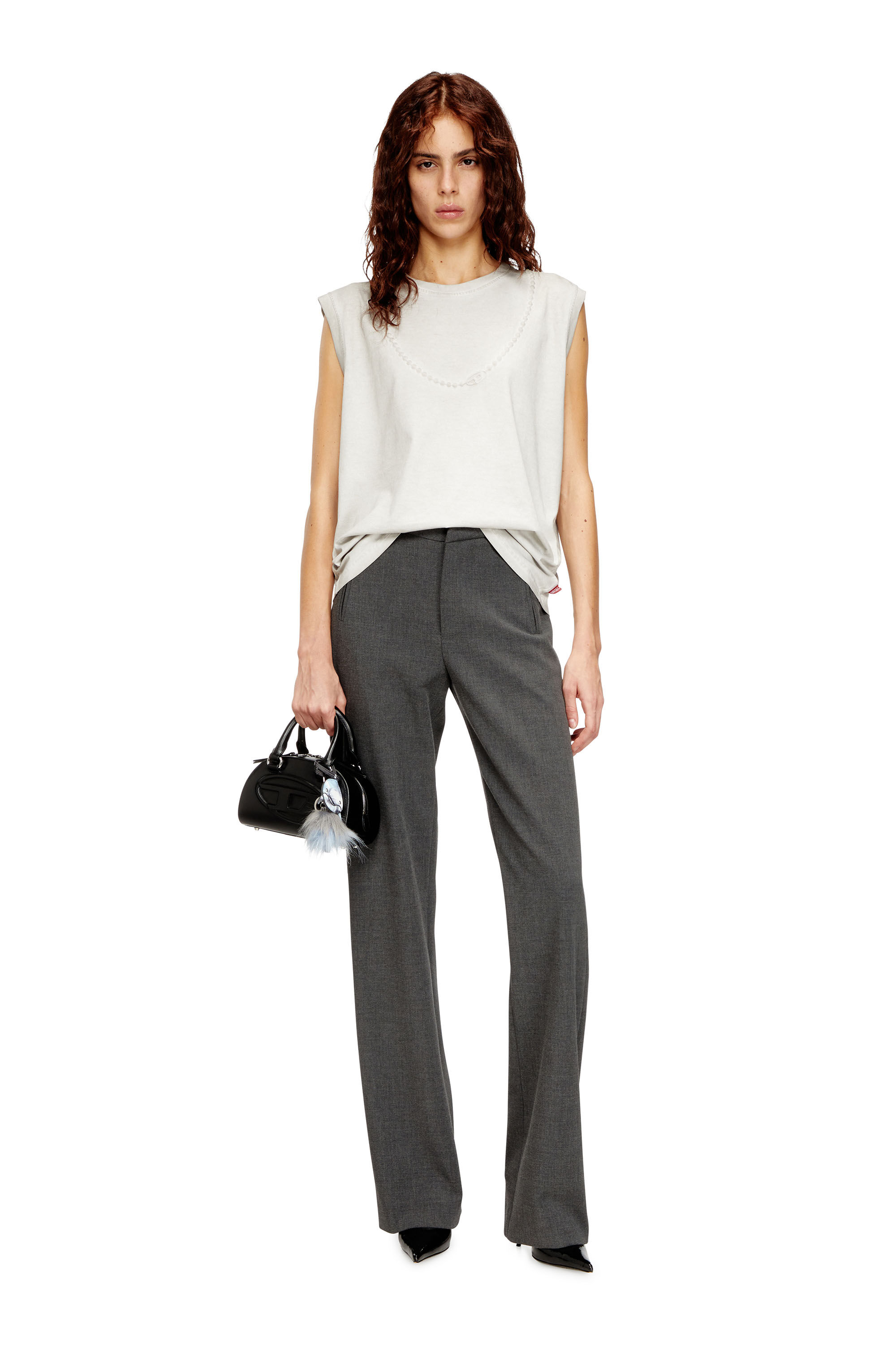 Diesel - T-EMBEJ, T-shirt sans manches avec chaîne embossée Femme in Blanc - 1