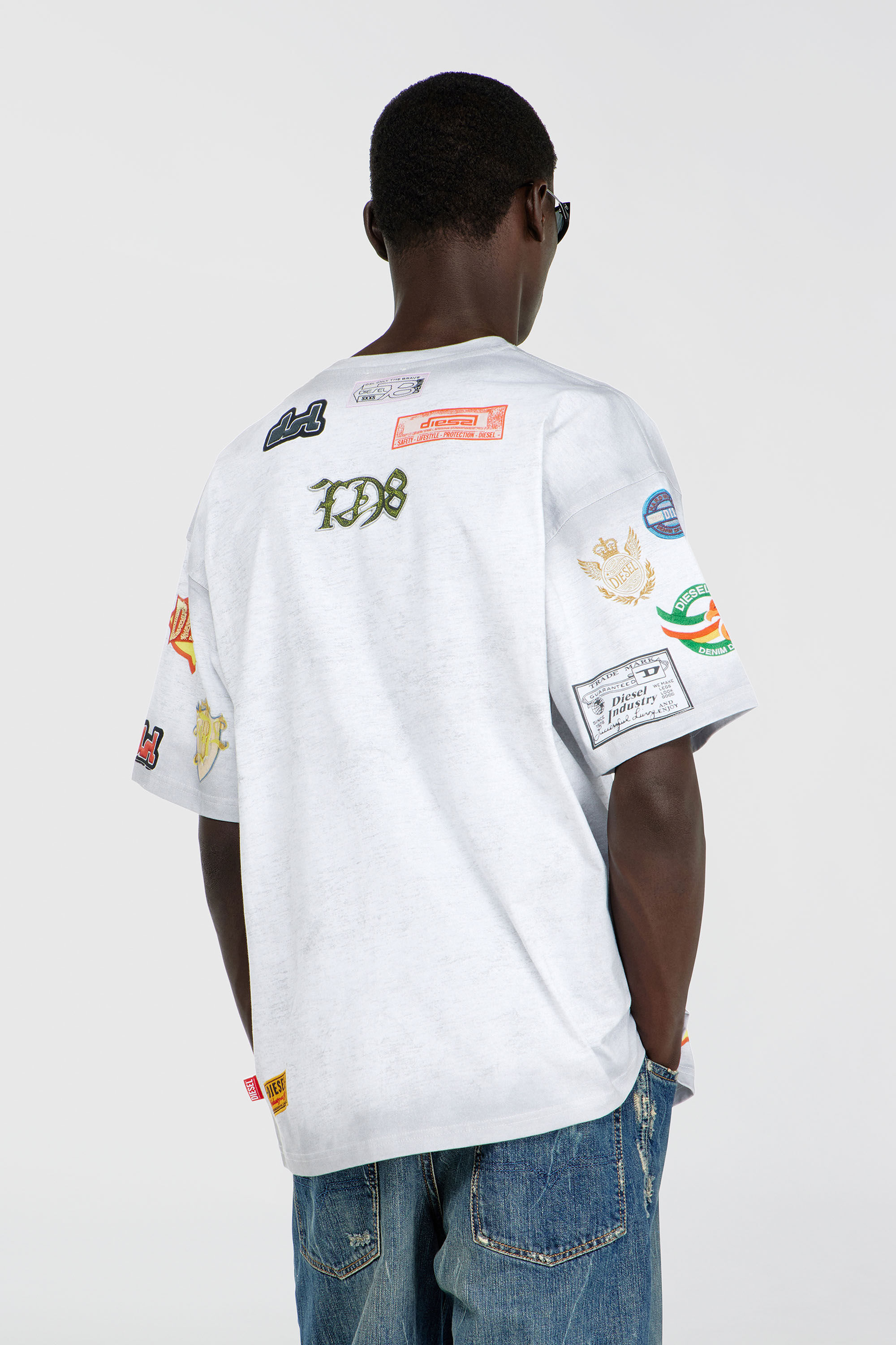 Diesel - T-BOXT-AA6, Herren T-Shirt aus Baumwolle mit all-over patches print in Wei&szlig; - 4