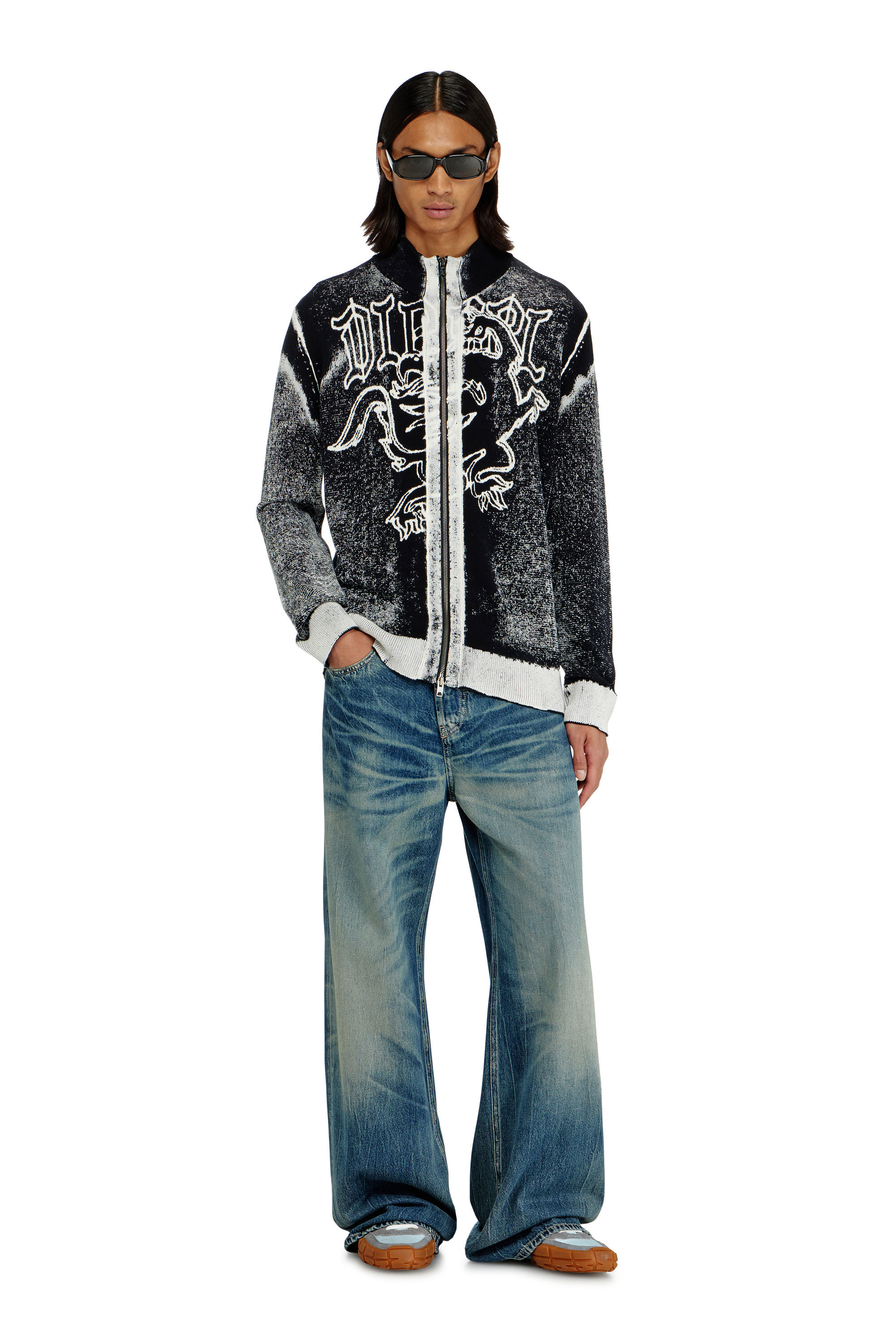 Diesel - K-LAUROS, Herren Behandelter zip-cardigan mit griffin-motiv in Schwarz/Weiss - 1