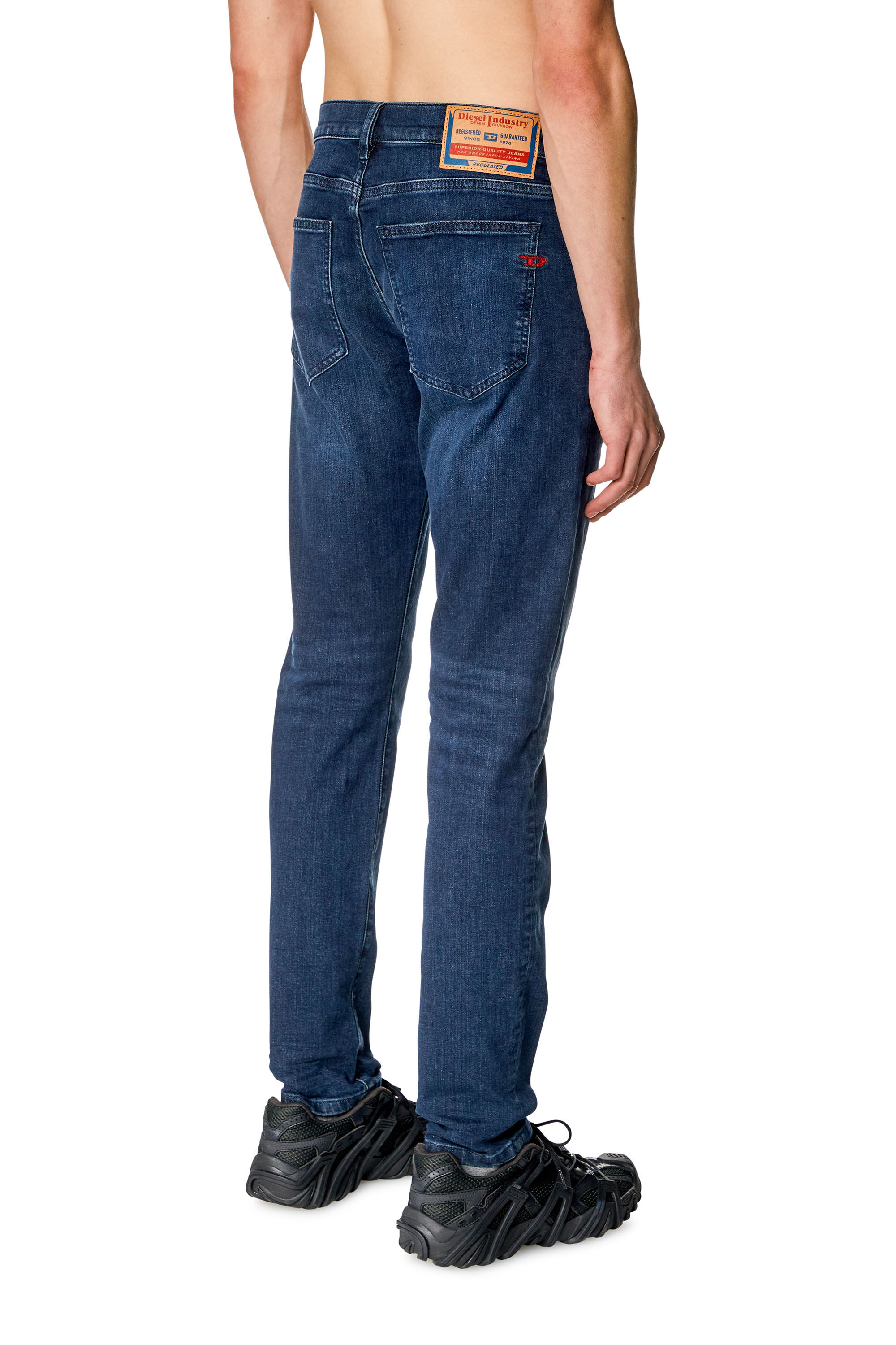 Diesel - Slim Jeans 2019 D-Strukt 0CNAA, Bleu Foncé - Image 4