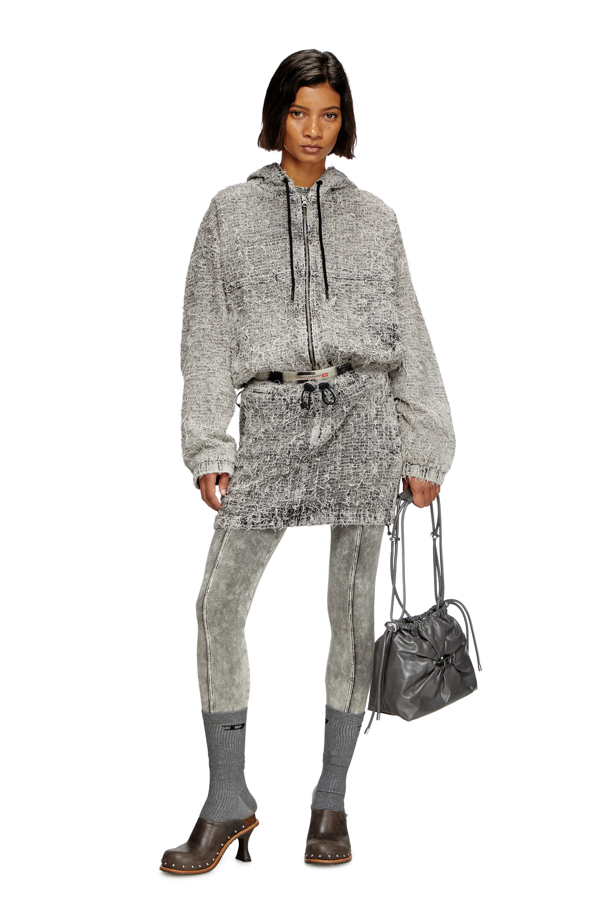 Diesel - SCRUNCH-D BUCKET, Scrunch-D-Borsa bucket in pelle lucida stropicciata Donna in Grigio - 7