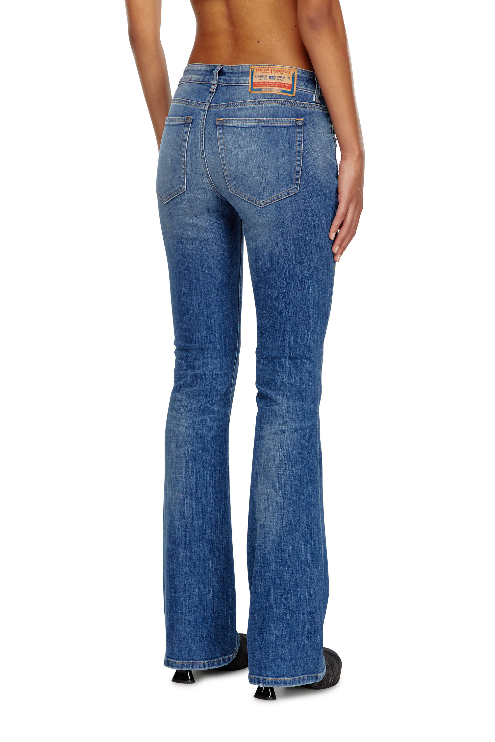 Diesel - Donna Bootcut and Flare Jeans 1969 D-Ebbey 09J33, Blu medio - Image 4