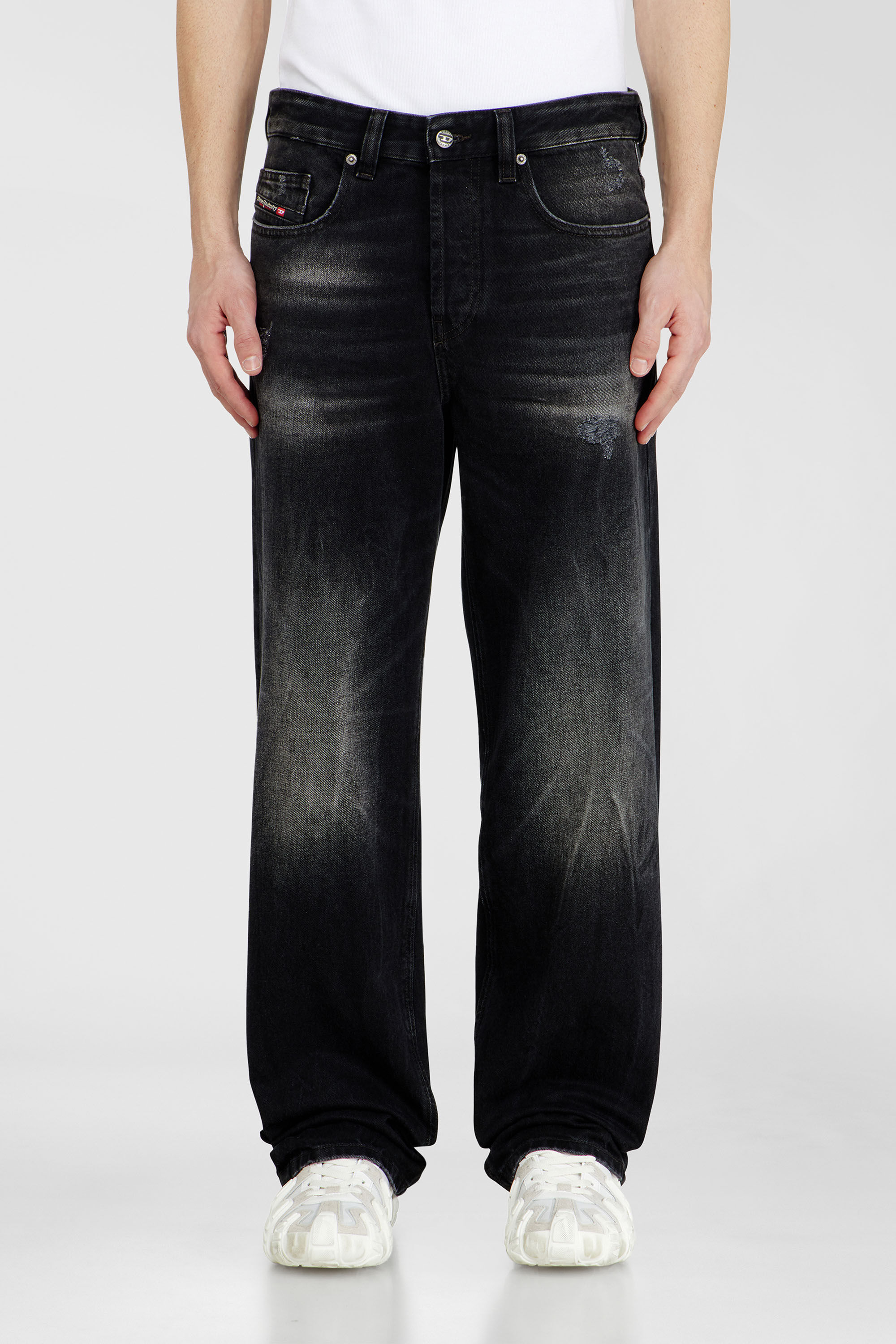Diesel - Relaxed Jeans 2001 D-Macro 0BEBB Uomo, Nero - Image 4