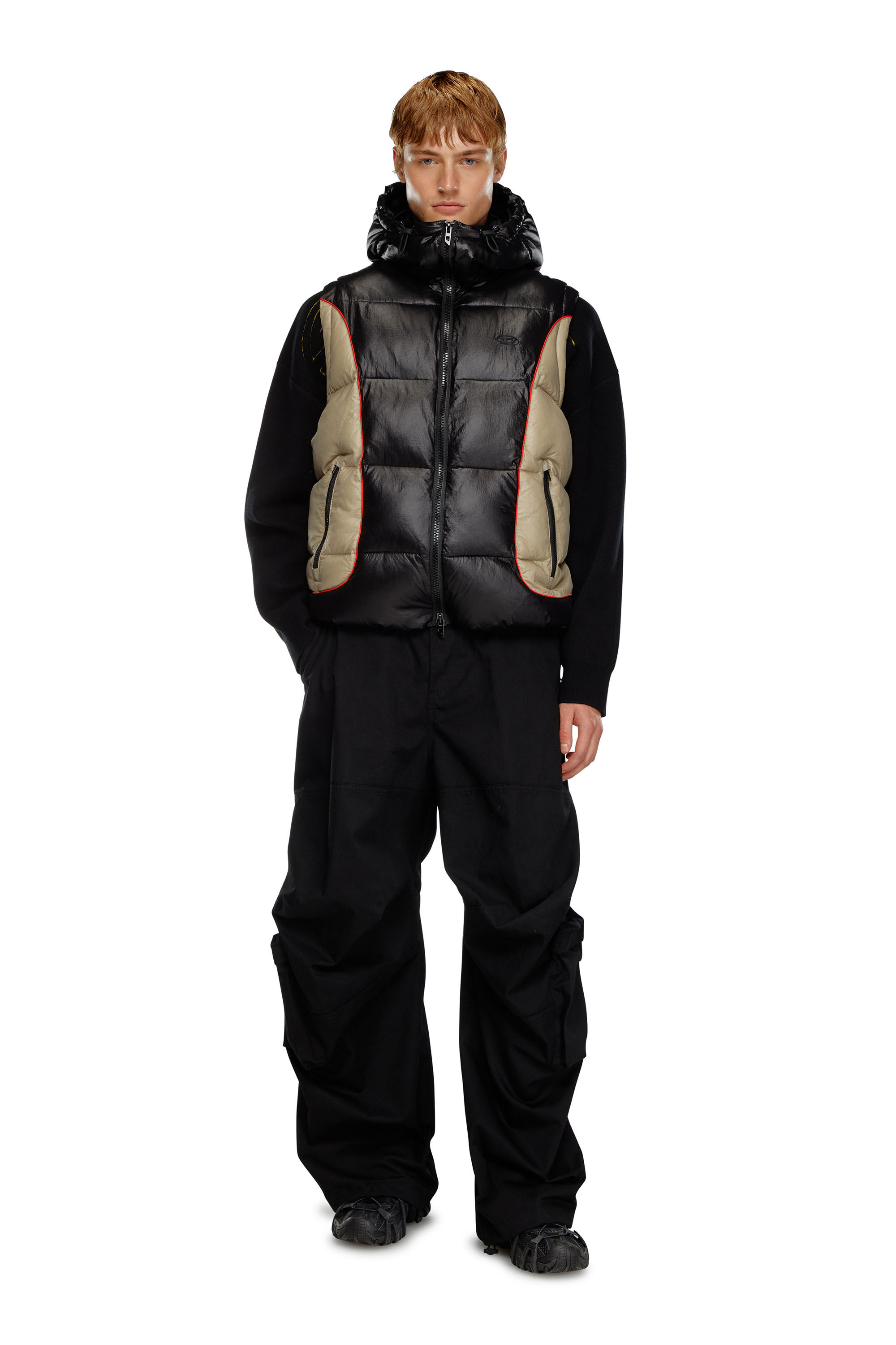 Diesel - W-OSTEND-SL, Herren Pufferweste mit Kapuze aus glänzendem Ripstop in Schwarz/Beige - 1