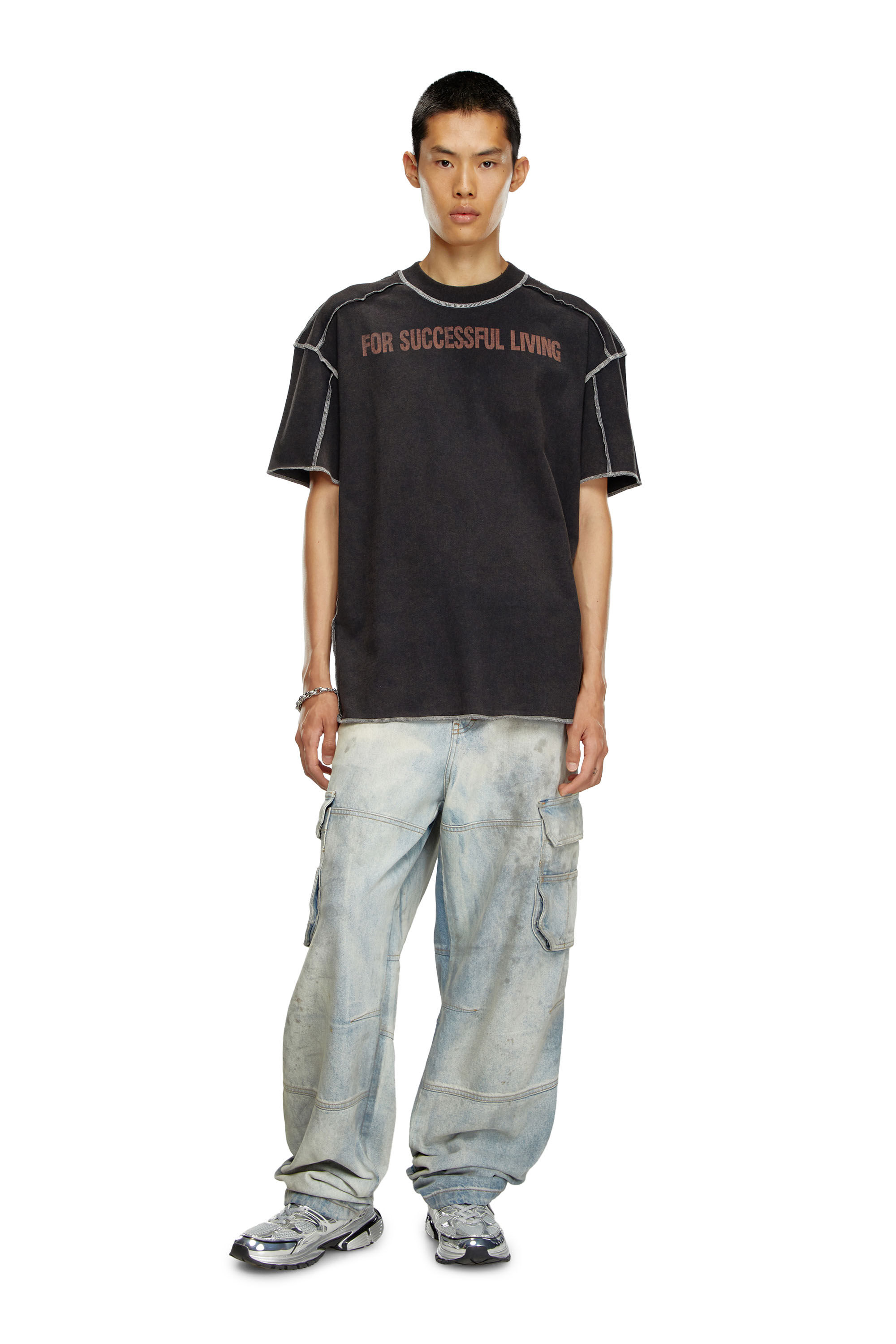 Diesel - T-CRAOR, Uomo T-shirt con effetto inside-out in Nero - Image 1