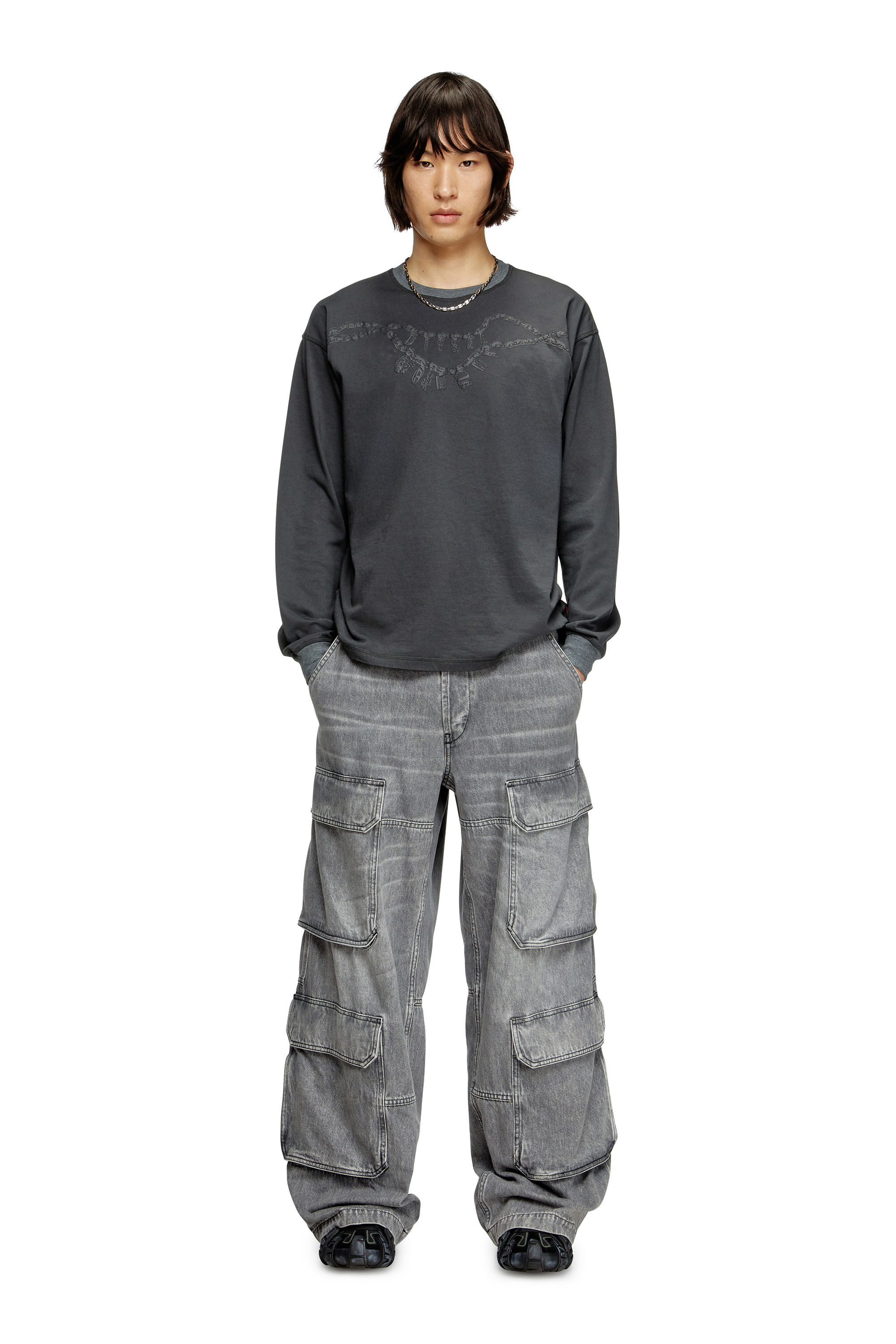 Diesel - T-BOXT-LS-HOSHI, Unisex Langarm-T-Shirt mit Anhänger-Halskette-Print in Dunkelgrau - 1