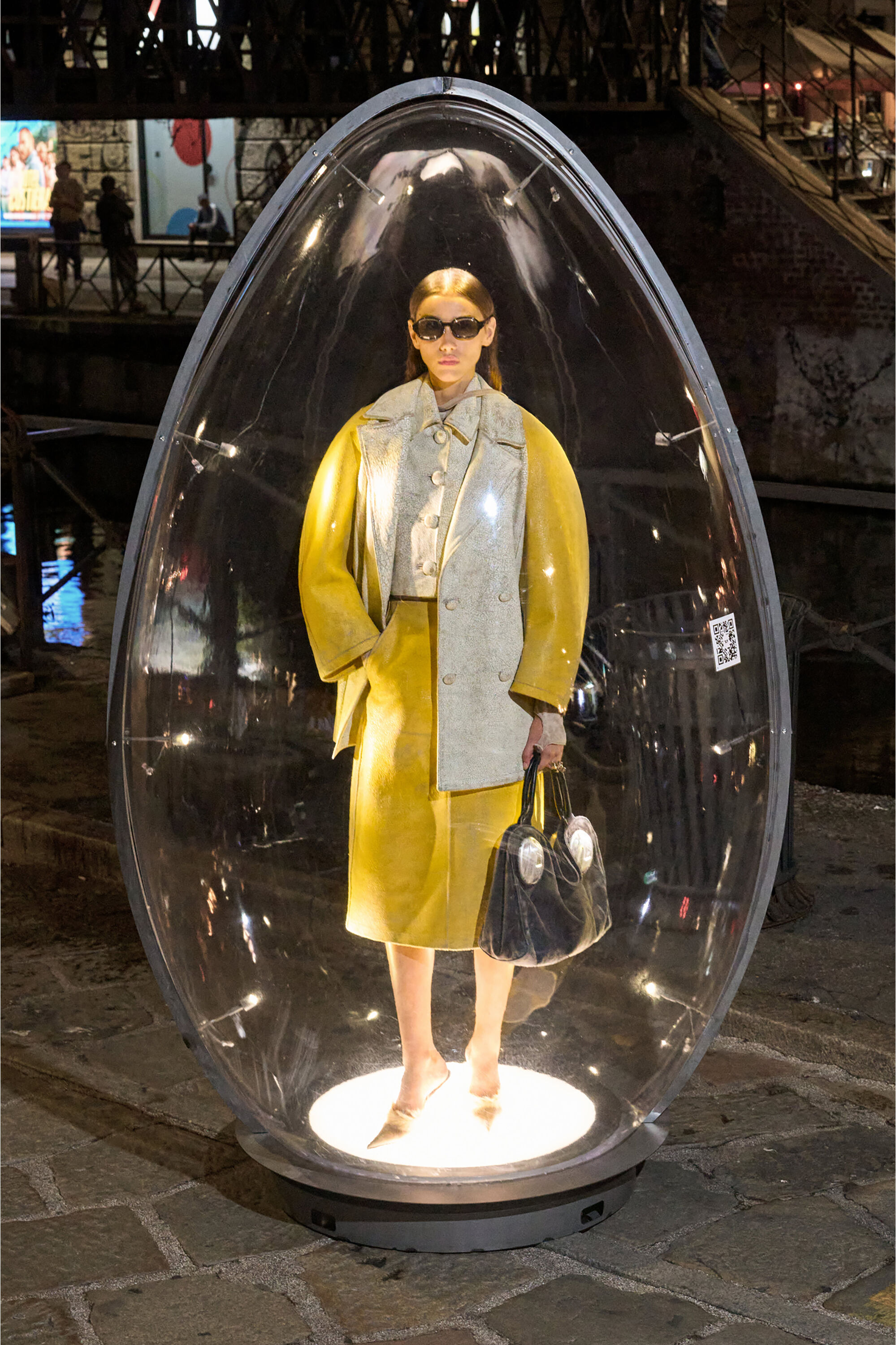 Diesel - L-ERINA, Jupe &agrave; demi-longueur crayon en cuir craquel&eacute; Femme in Jaune - 6