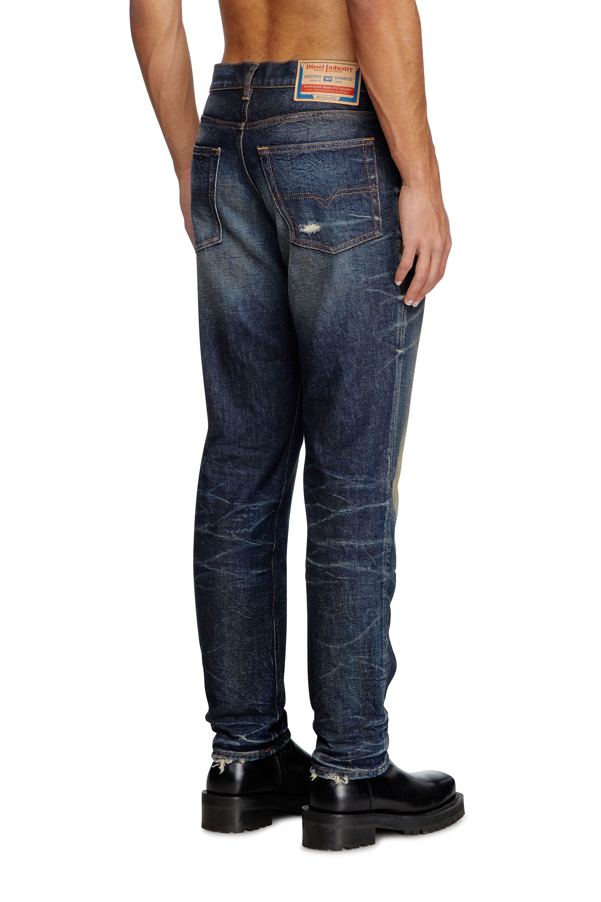 Diesel - Regular Jeans 2023 D-Finitive 09L22 Uomo, Blu Scuro - Image 4