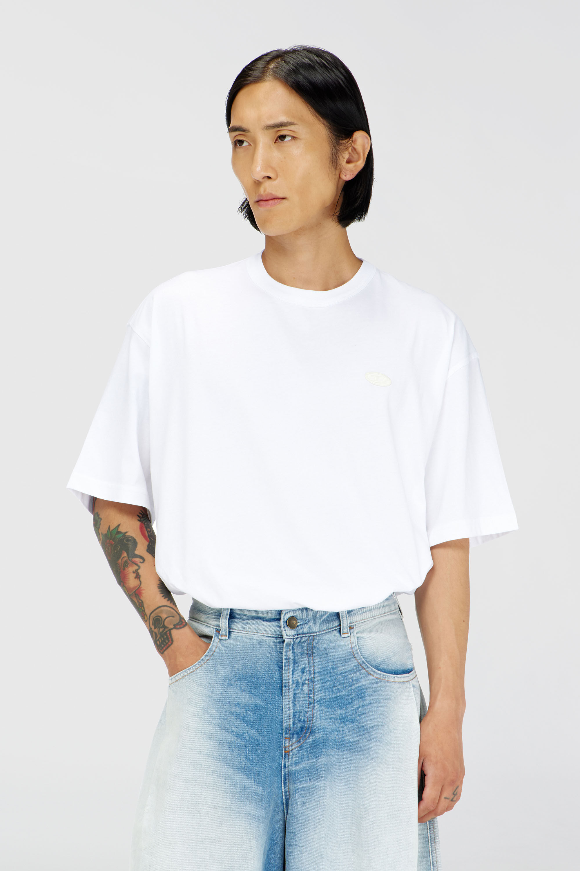 Diesel - T-WASH-MOON-T92, T-shirt in cotone con logo Oval D e grafica Uomo in Bianco - 3
