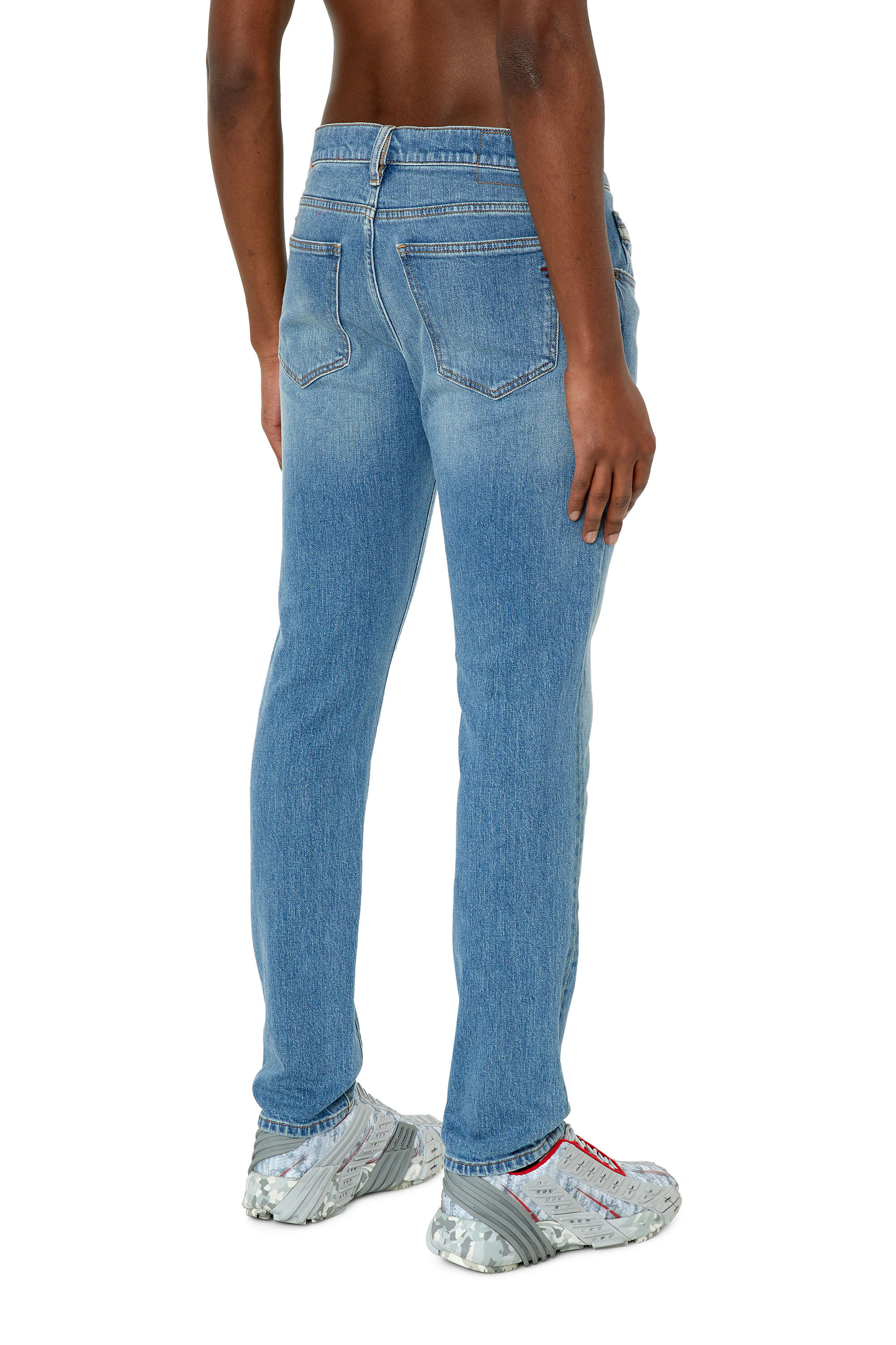 Diesel - 2019 D-Strukt 007L3 Slim Jeans, Bleu Clair - Image 4