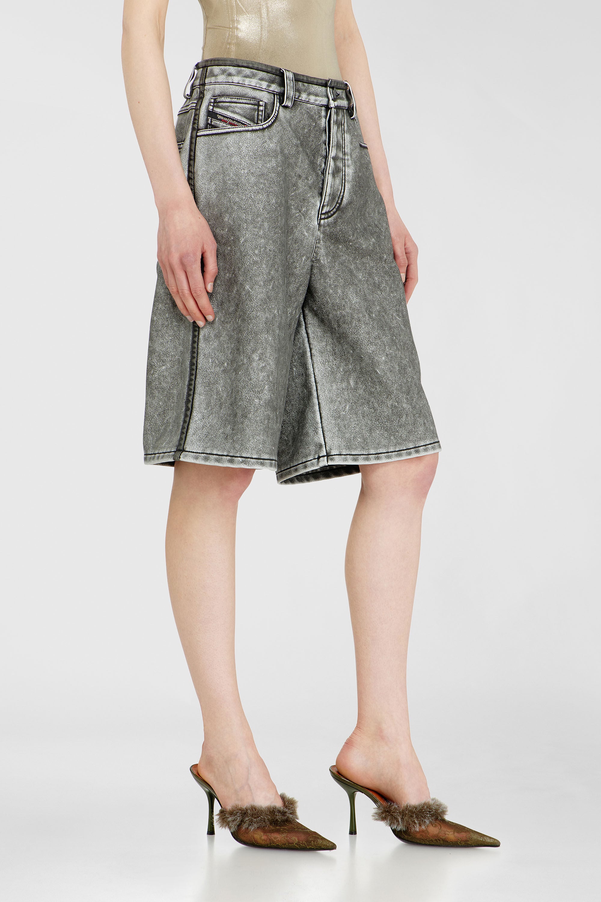 Diesel - P-ARLOR, Bermuda shorts in PU Donna in Grigio - 3