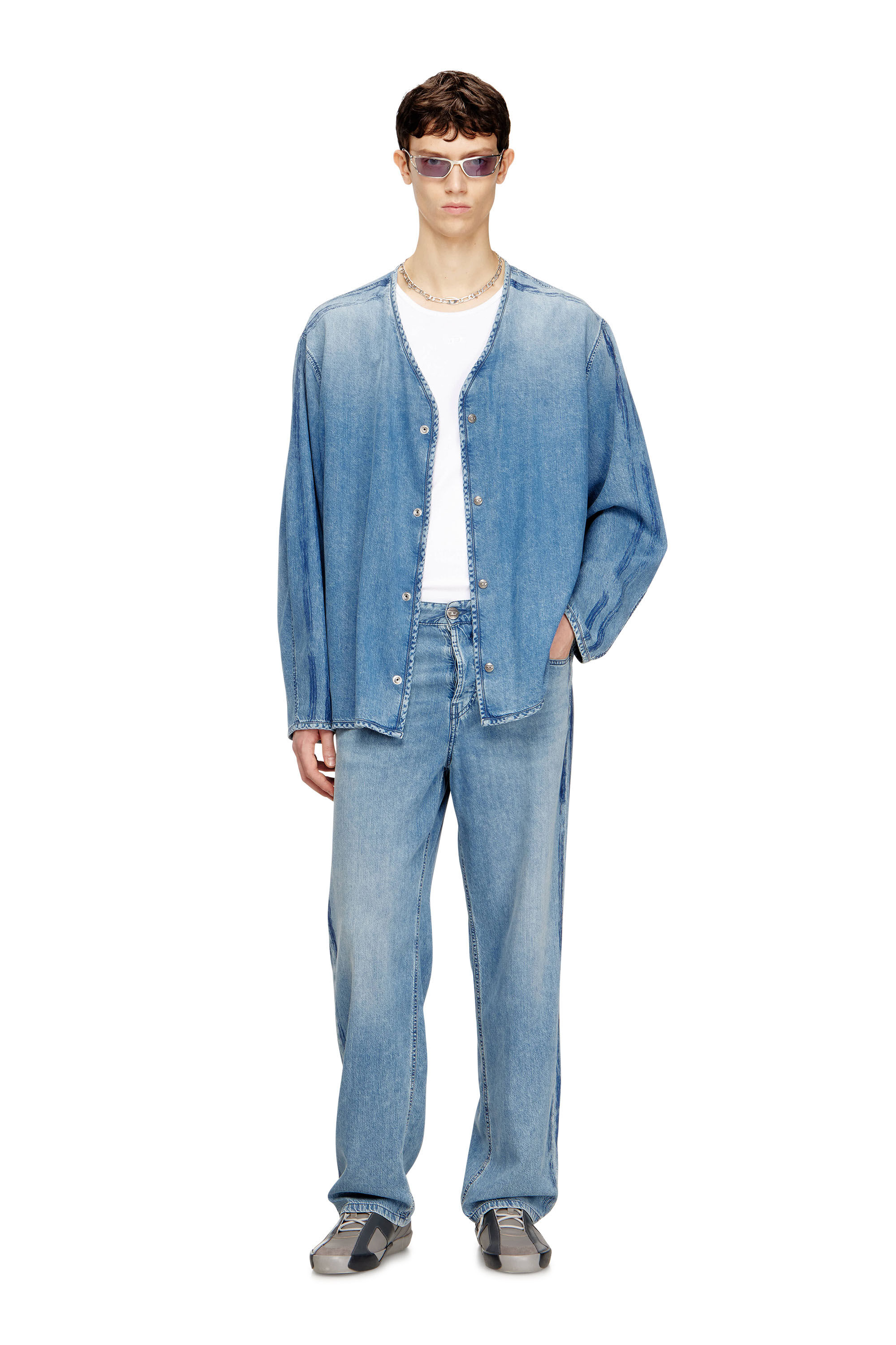 Diesel - D-CADI-S, Chemise &agrave; col en V en denim fluide &agrave; rayures Homme in ToBeDefined - 1