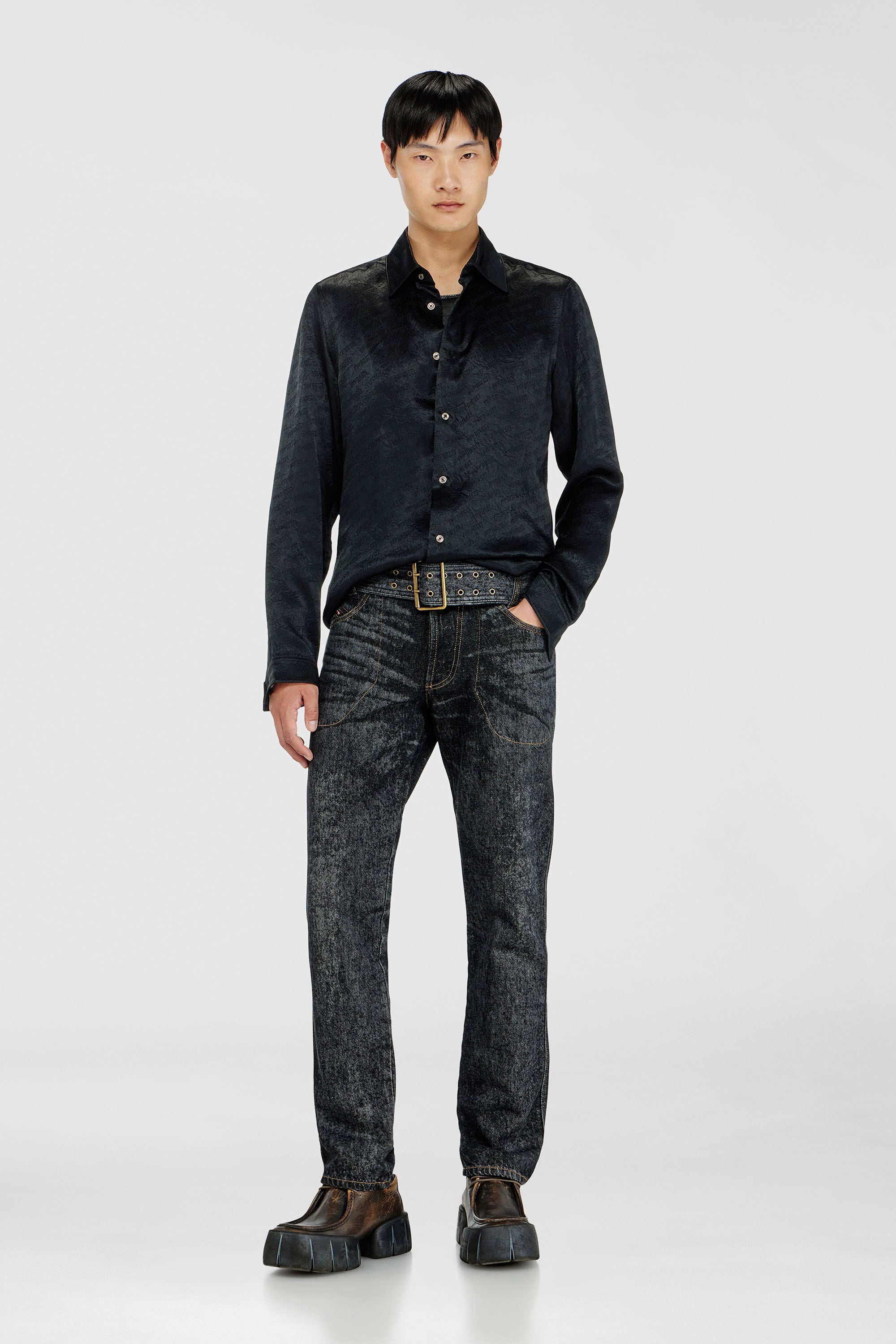 Diesel - S-KINNY-EFBZ, Camicia in raso crinkle jacquard con logo Uomo in Nero - 1