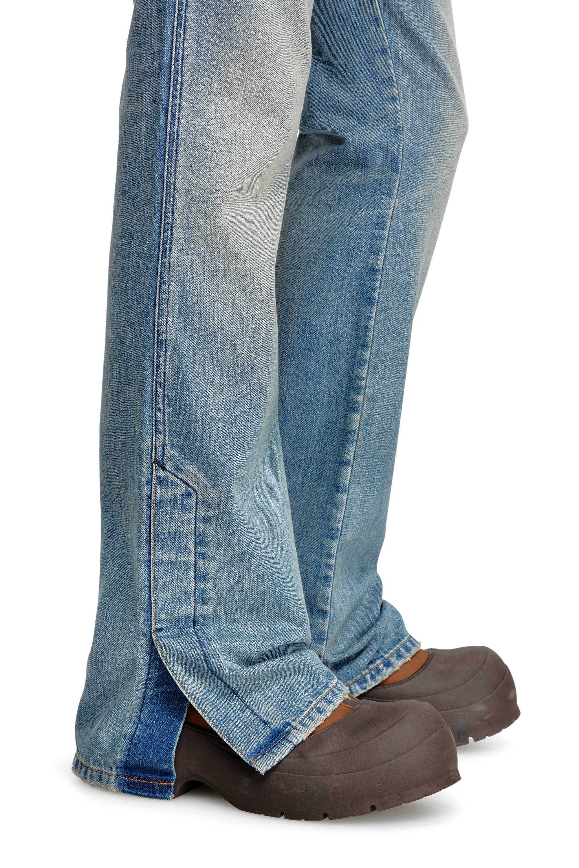 Diesel - Homme Bootcut Jeans D-Backler 0GRDN, Bleu Clair - Image 5