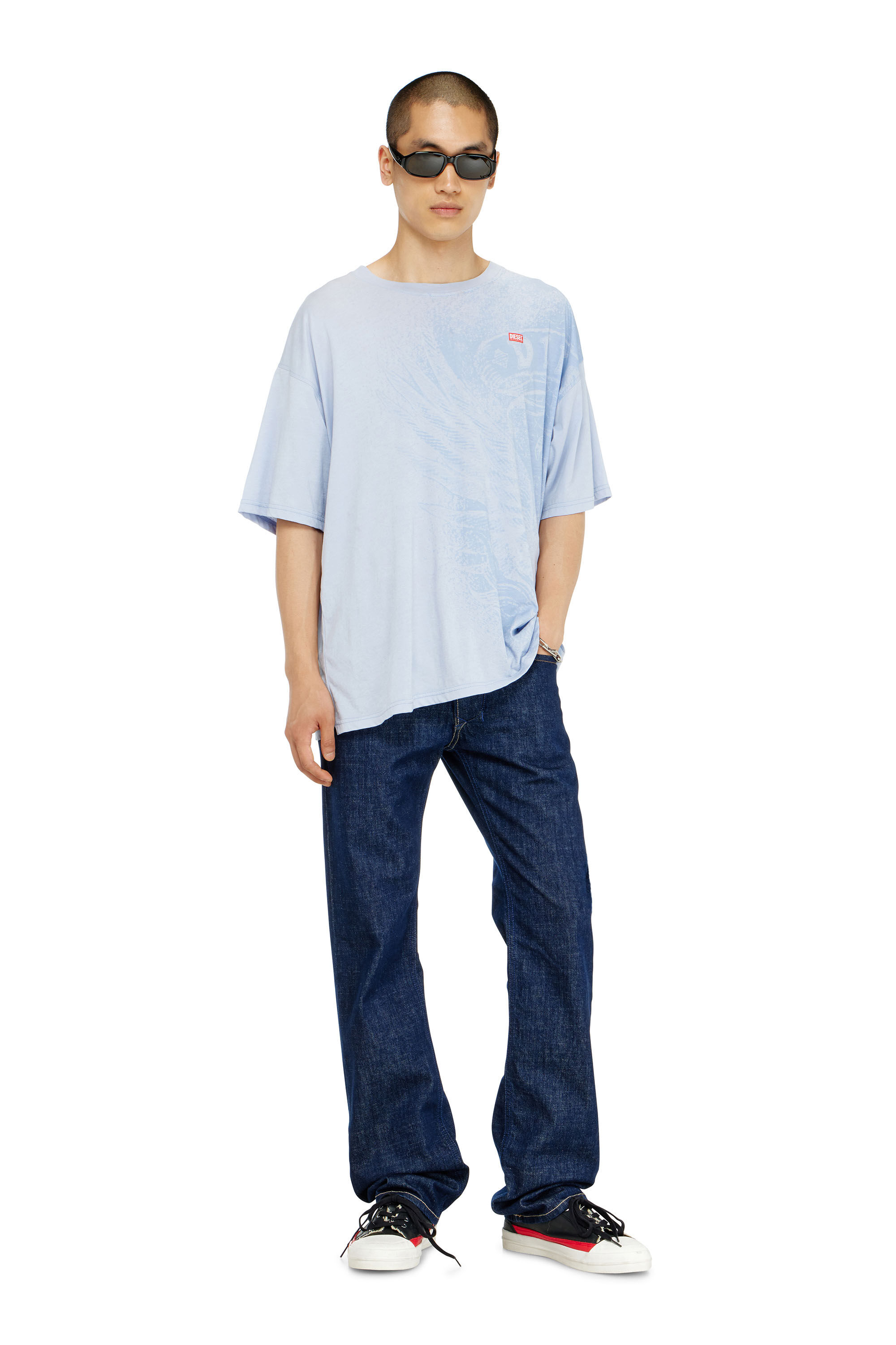Diesel - T-BOXT-AA3, T-shirt dal taglio rilassato con stampe a pigmenti Uomo in Blu - 1