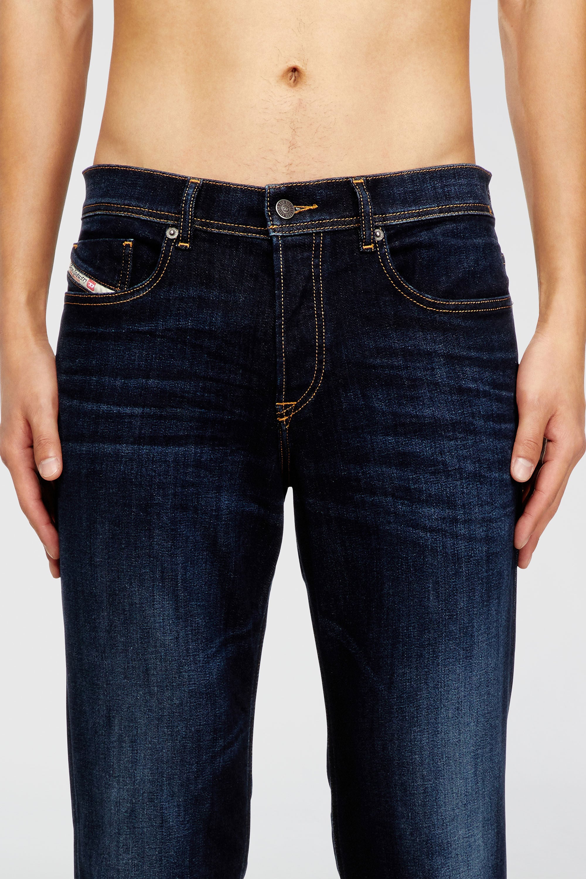 Diesel - Regular Jeans 2023 D-Finitive 009ZS Uomo, Blu Scuro - Image 5