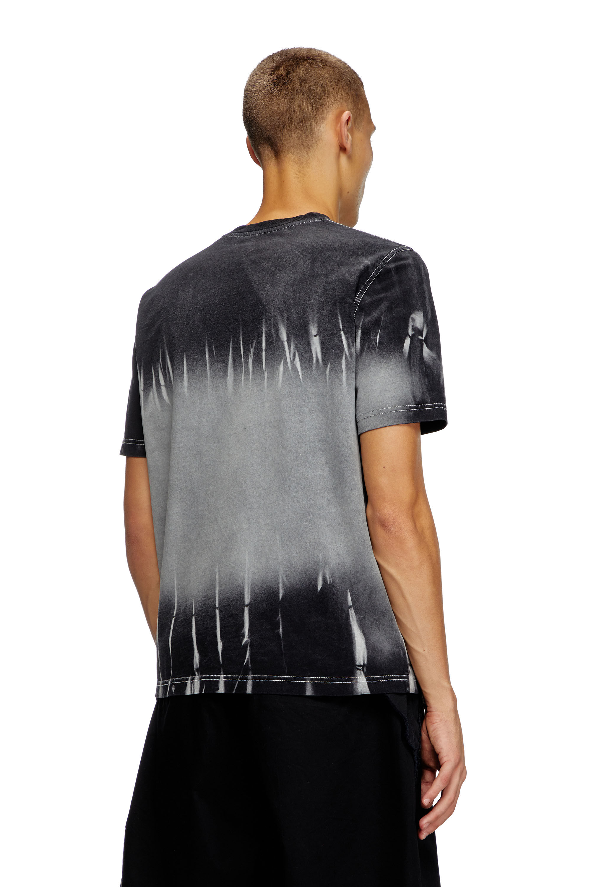 Diesel - T-ADJUST-R21, T-shirt tie-dye con ricamo logo Uomo in Nero - 4