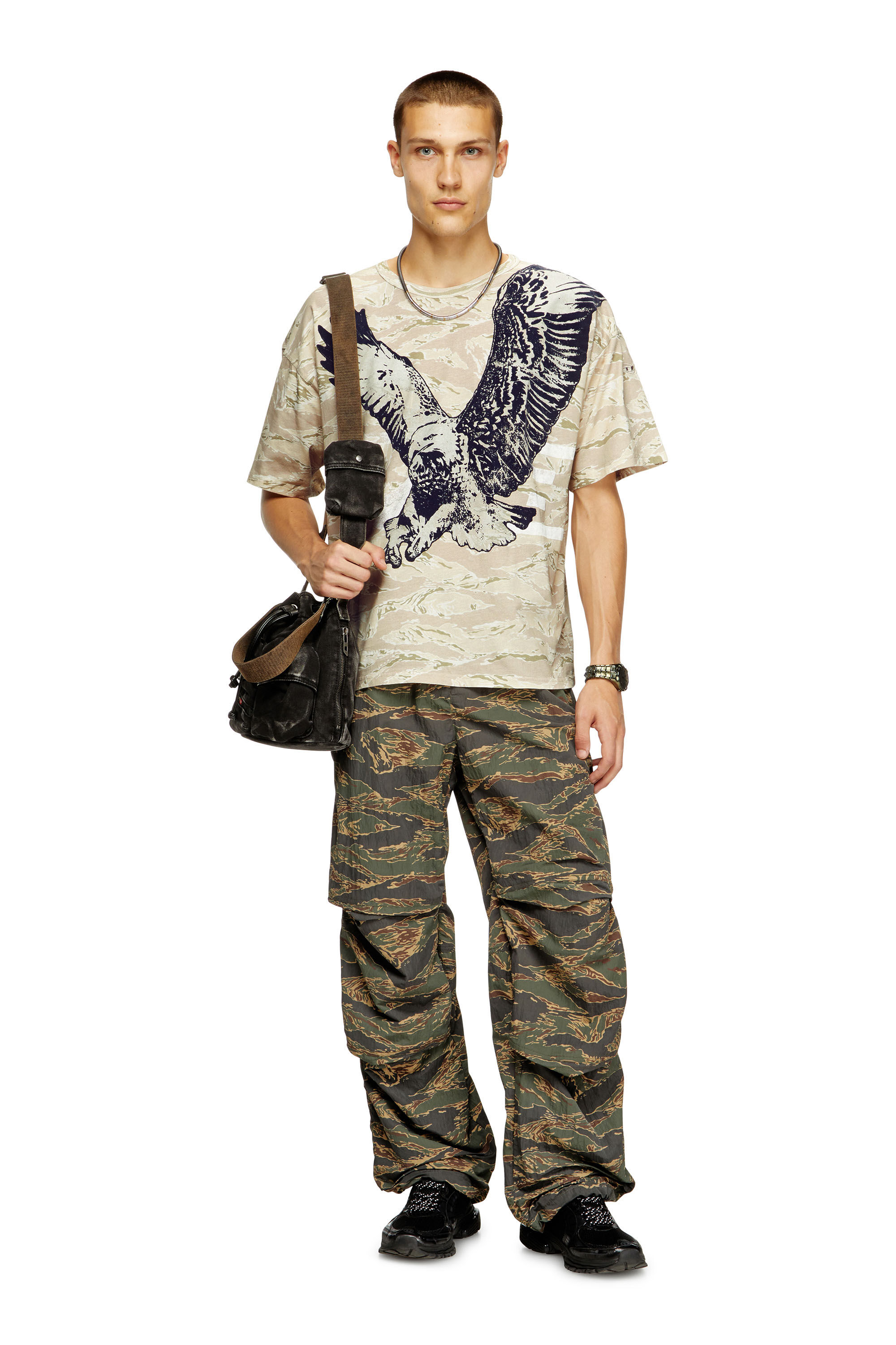 Diesel - T-BOXT-T14, T-shirt camouflage avec imprimé aigle Homme in Beige - 1