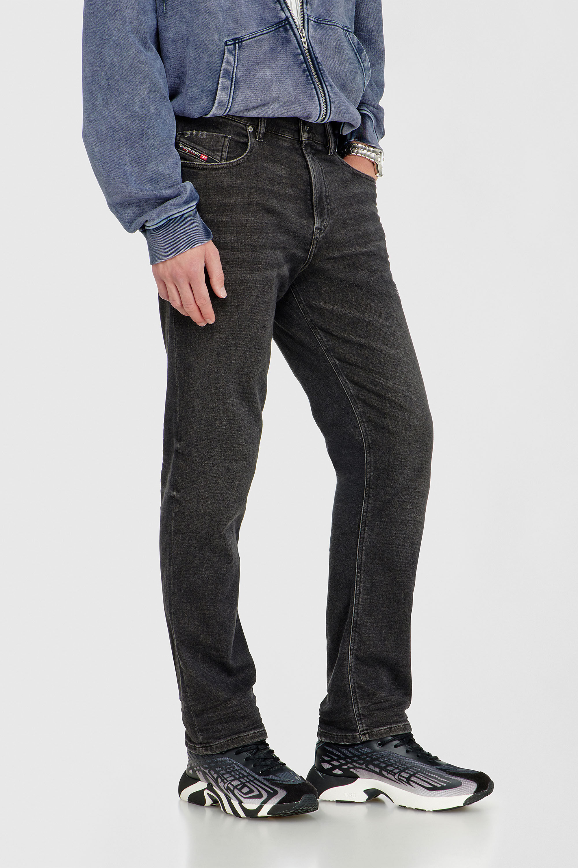 Diesel - Regular 2090 D-Veekley Joggjeans&reg; 09P92 Uomo, Nero/Grigio scuro - Image 5