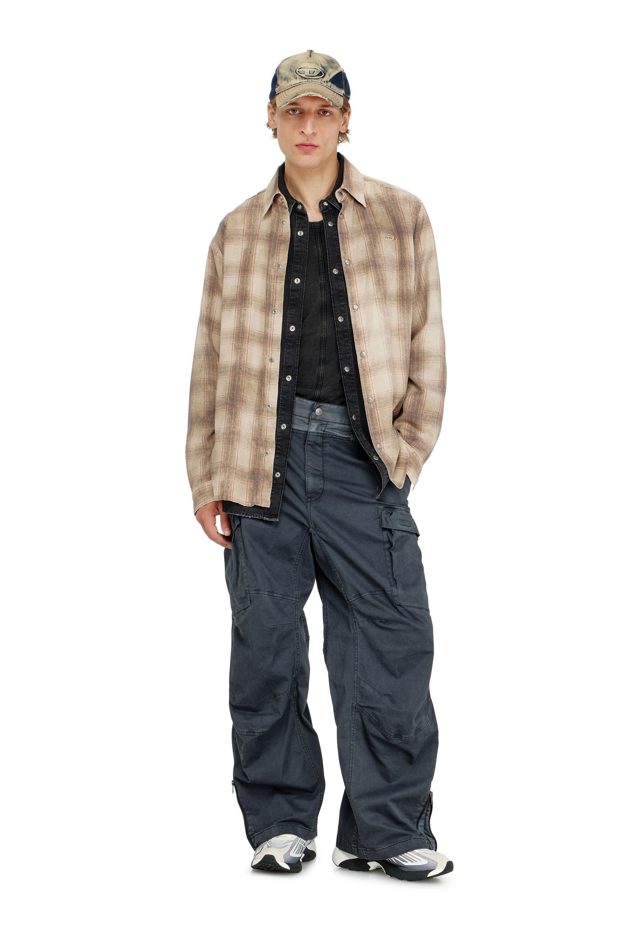 Diesel - P-DELLS, Pantaloni cargo in cotone e nylon Uomo in ToBeDefined - 1