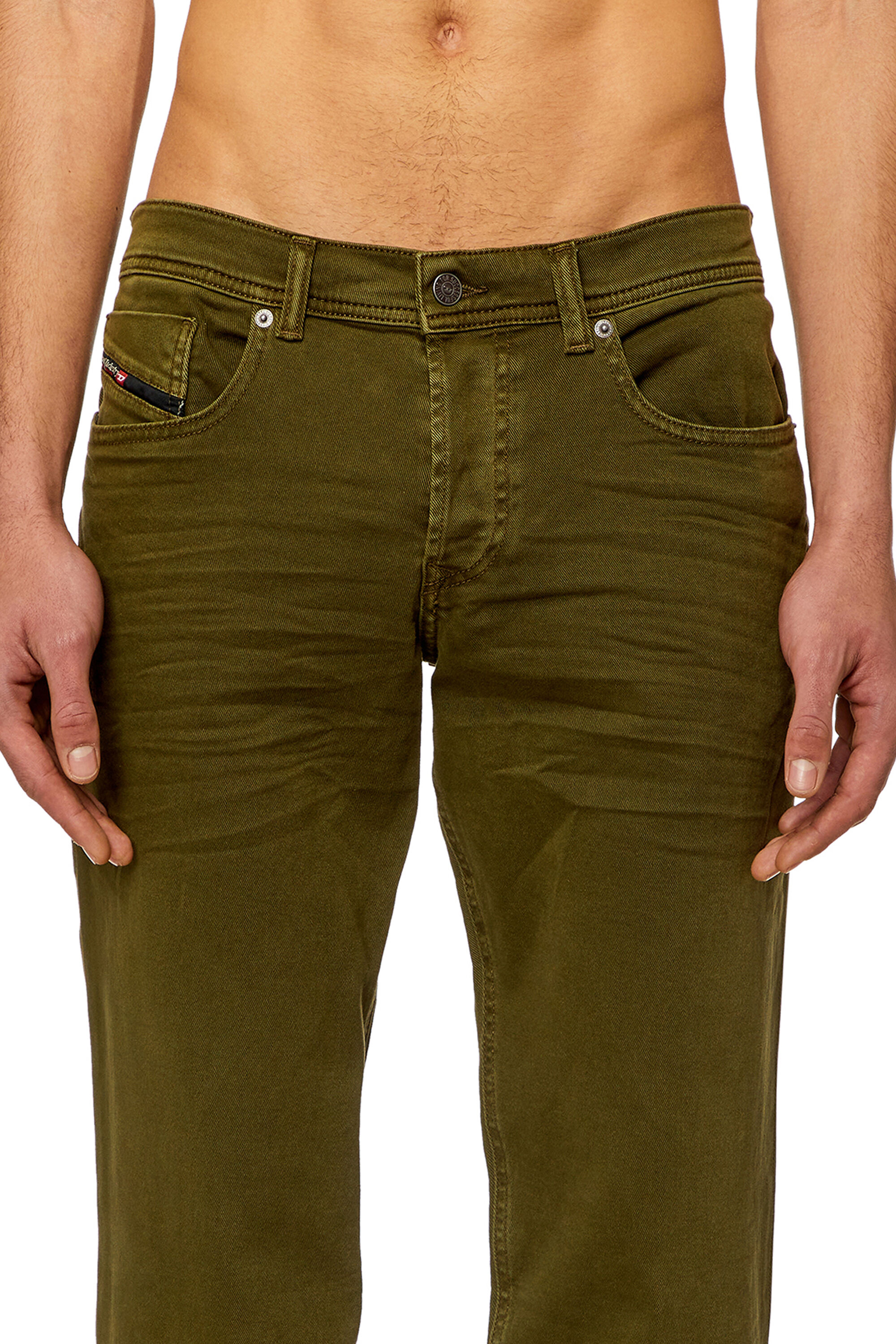 Diesel - Tapered Jeans 2023 D-Finitive 0QWTY, Vert Militaire - Image 5