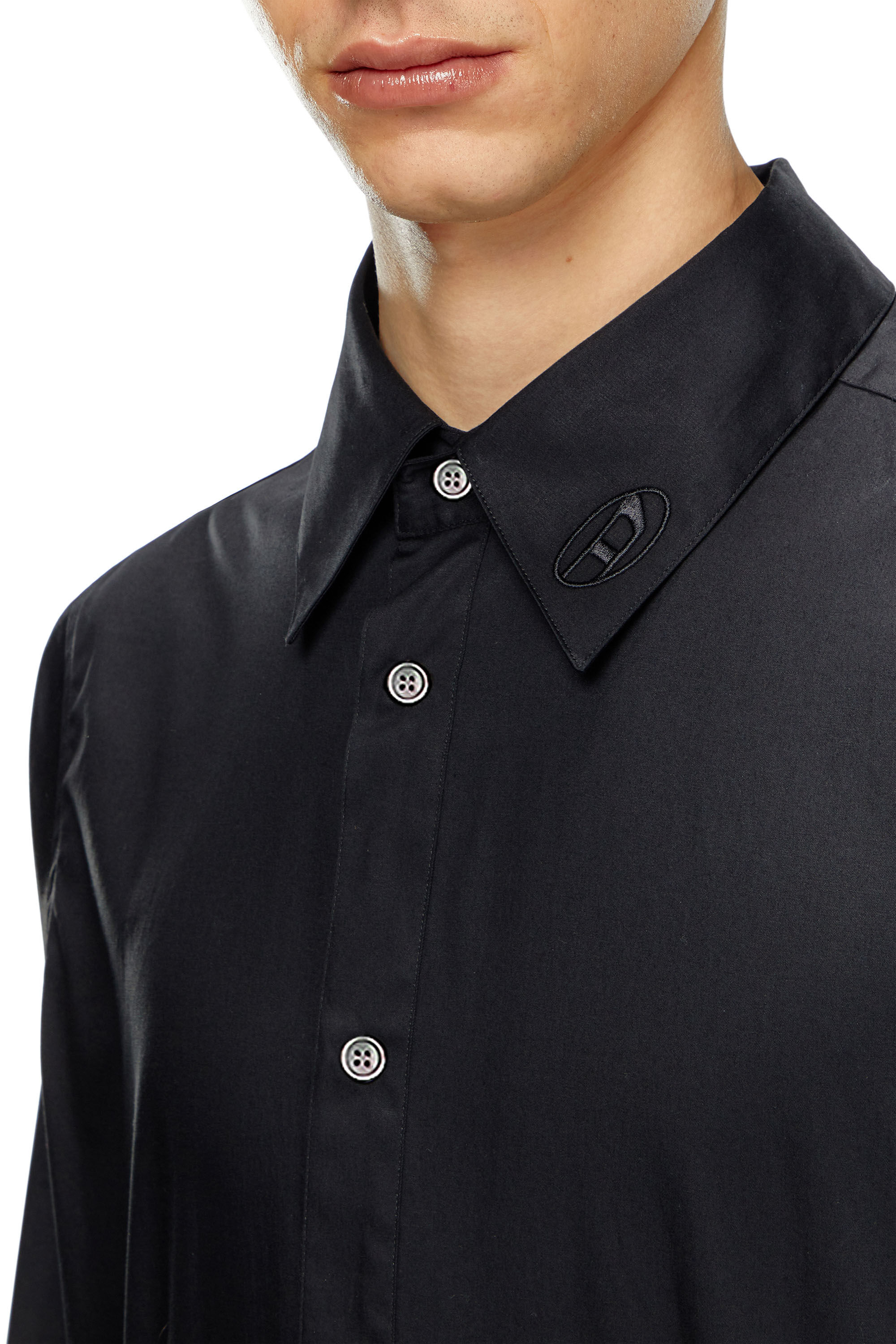 Diesel - S-FITTY-A, Homme Chemise élégante avec col à logo brodé in Noir - Image 5