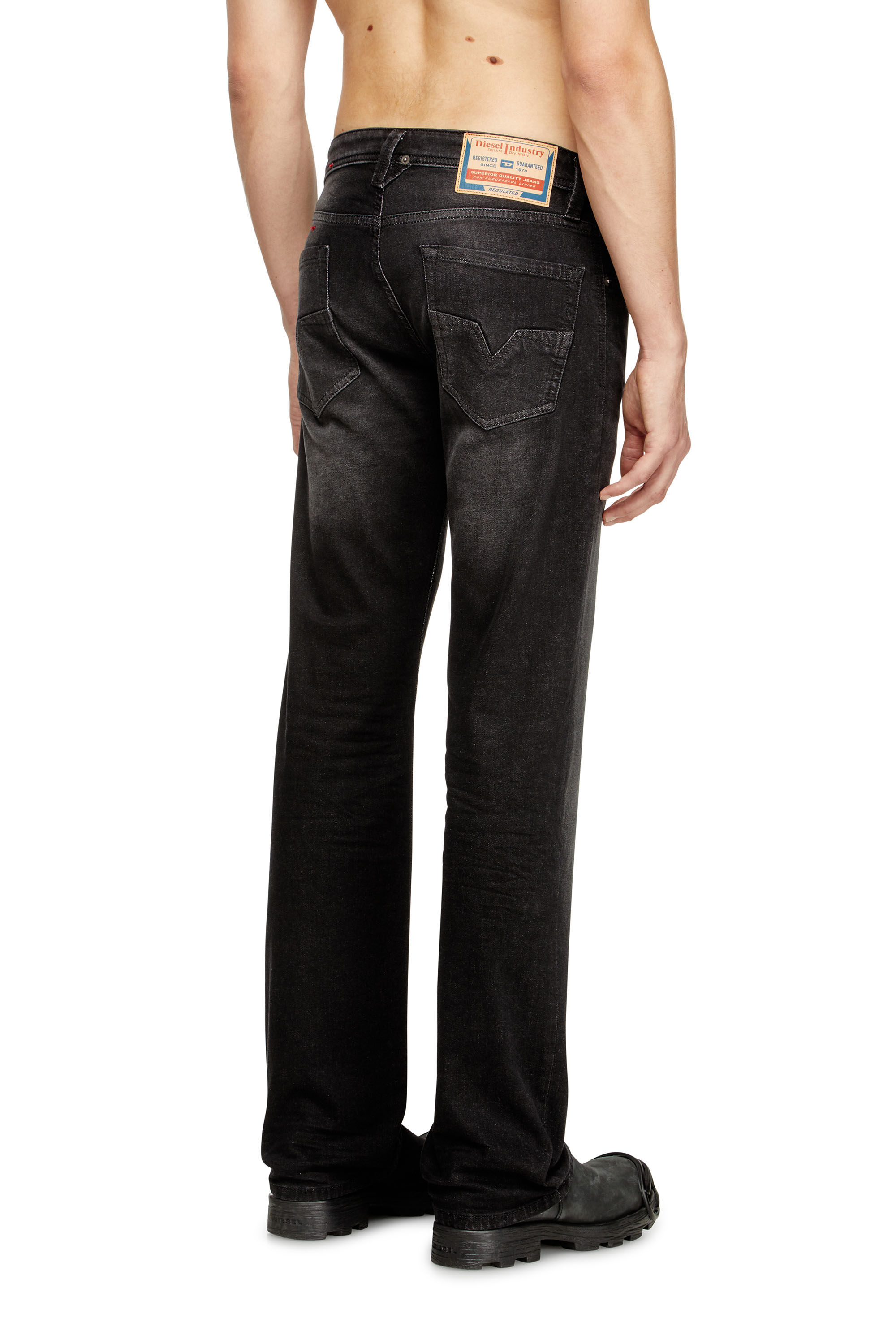 Diesel - Regular Jeans 1985 Larkee 0DBDT Uomo, Nero/Grigio scuro - Image 4