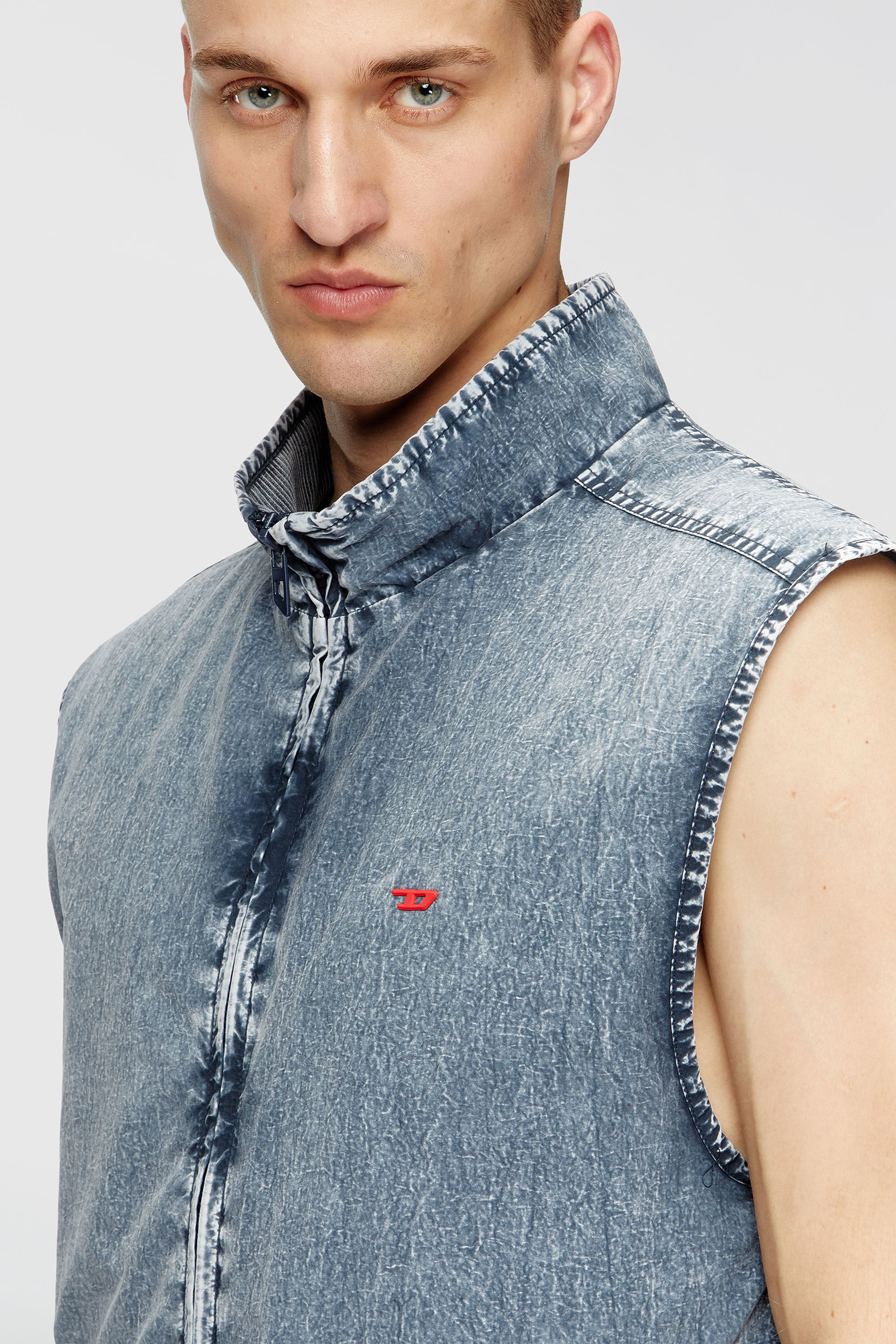 Diesel - J-ERB, Gilet en taslan de nylon recycl&eacute; Homme in Bleu - 5