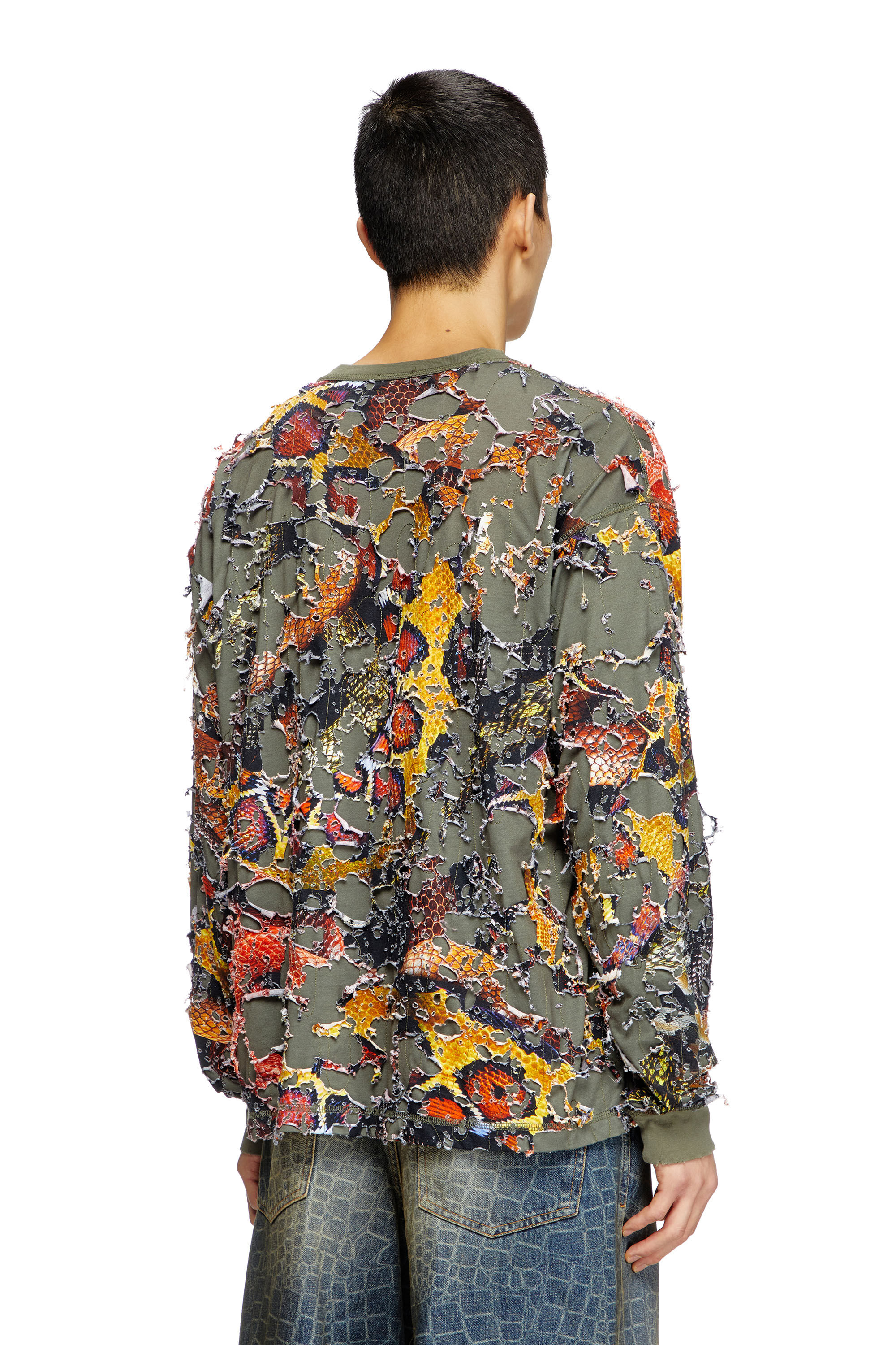 Diesel - CL-T-BOXT-LS-DEVOR-SNAKE, T-shirt à manches longues avec imprimé serpent effet destroy Mixte in Vert - 4