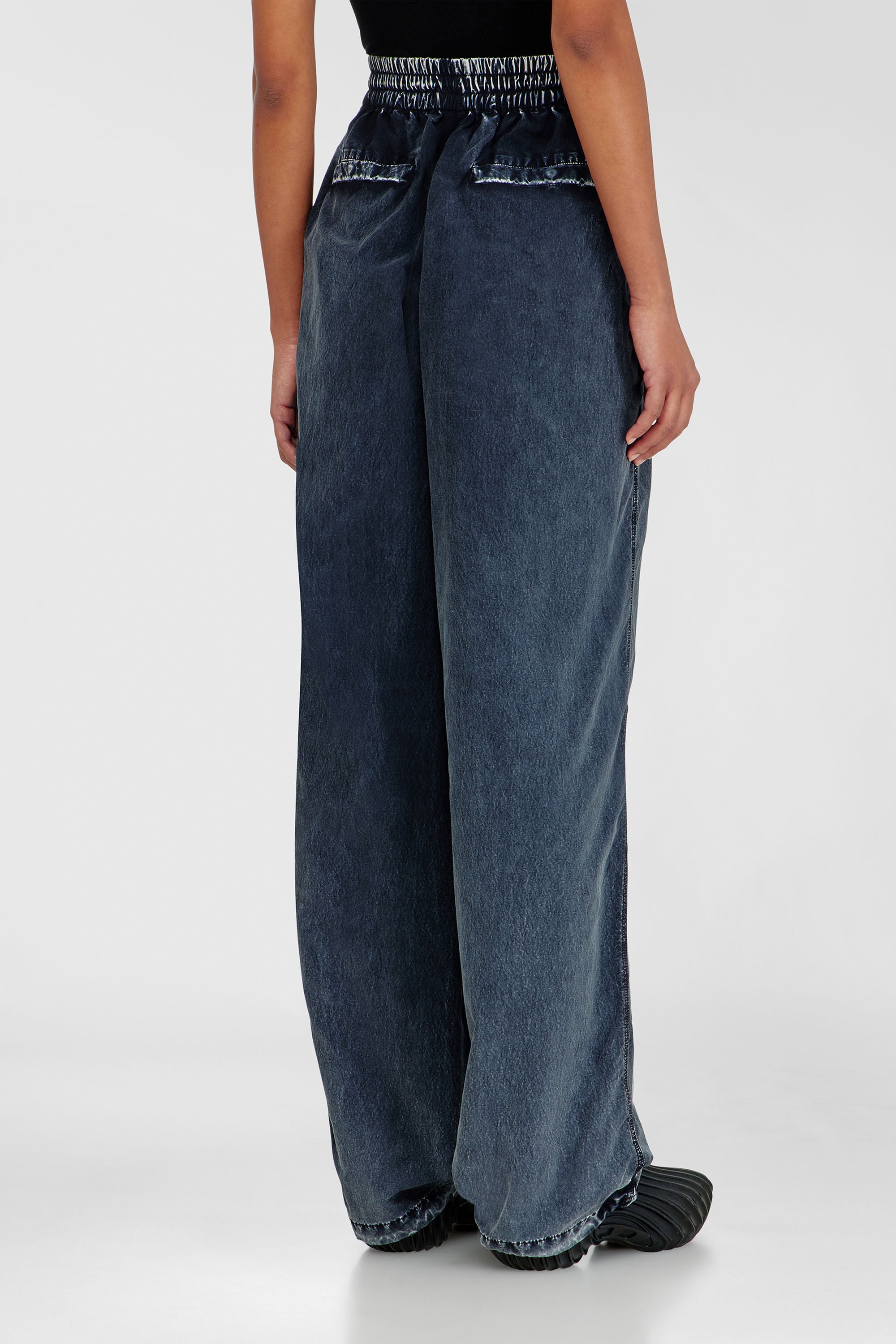 Diesel - P-APYRI, Damen Acid-wash Trackpants aus Nylon-Taslan in Dunkelblau - 4