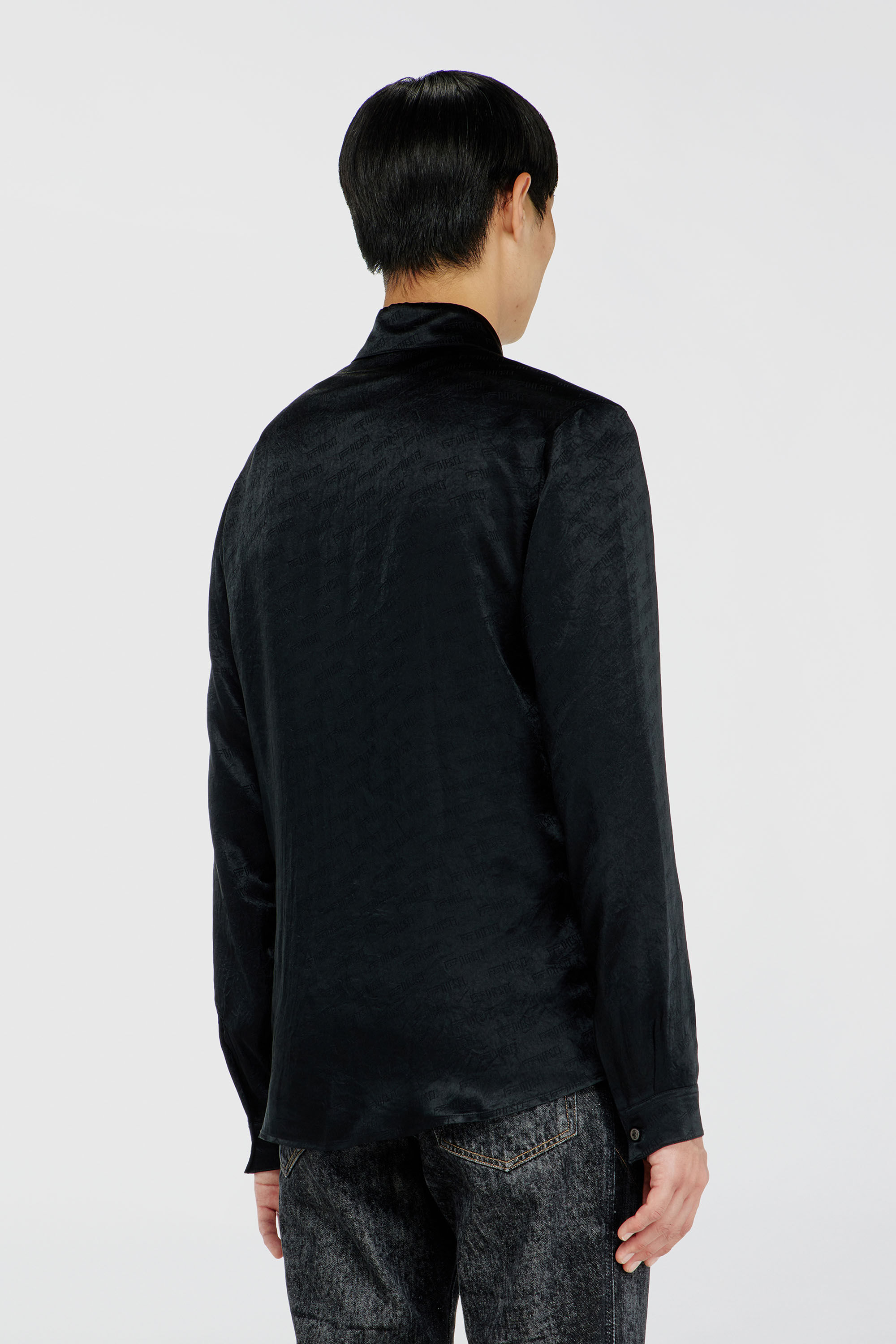 Diesel - S-KINNY-EFBZ, Camicia in raso crinkle jacquard con logo Uomo in Nero - 4